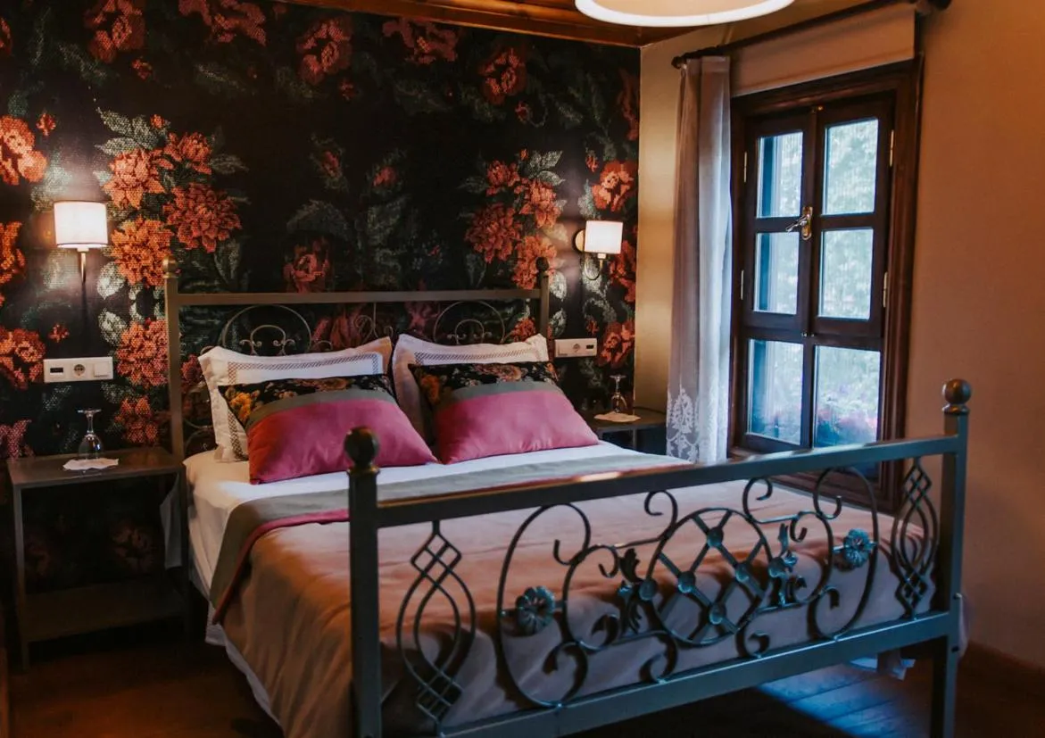 Bed in Misgibi Hotel