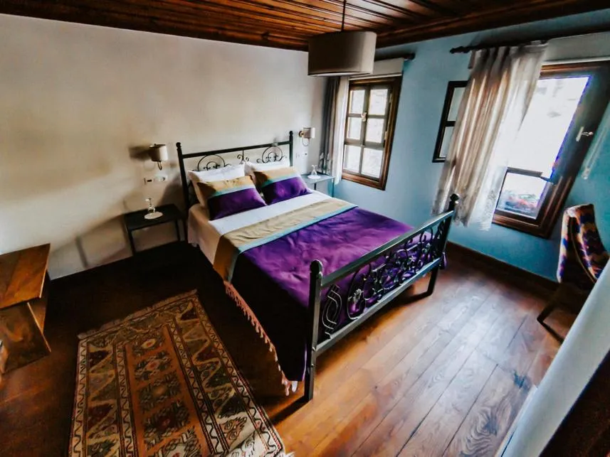 Bed in Misgibi Hotel