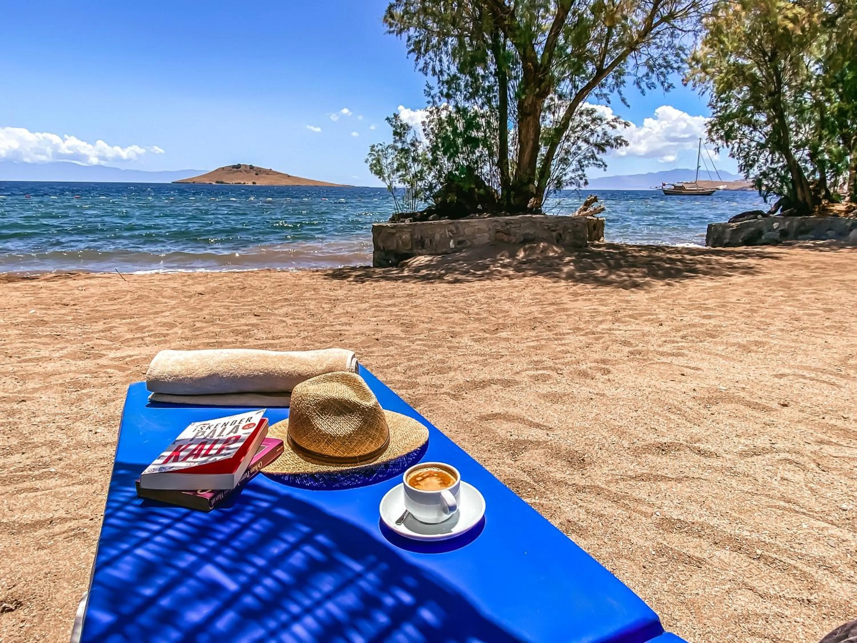 Beach in Club Muskebi