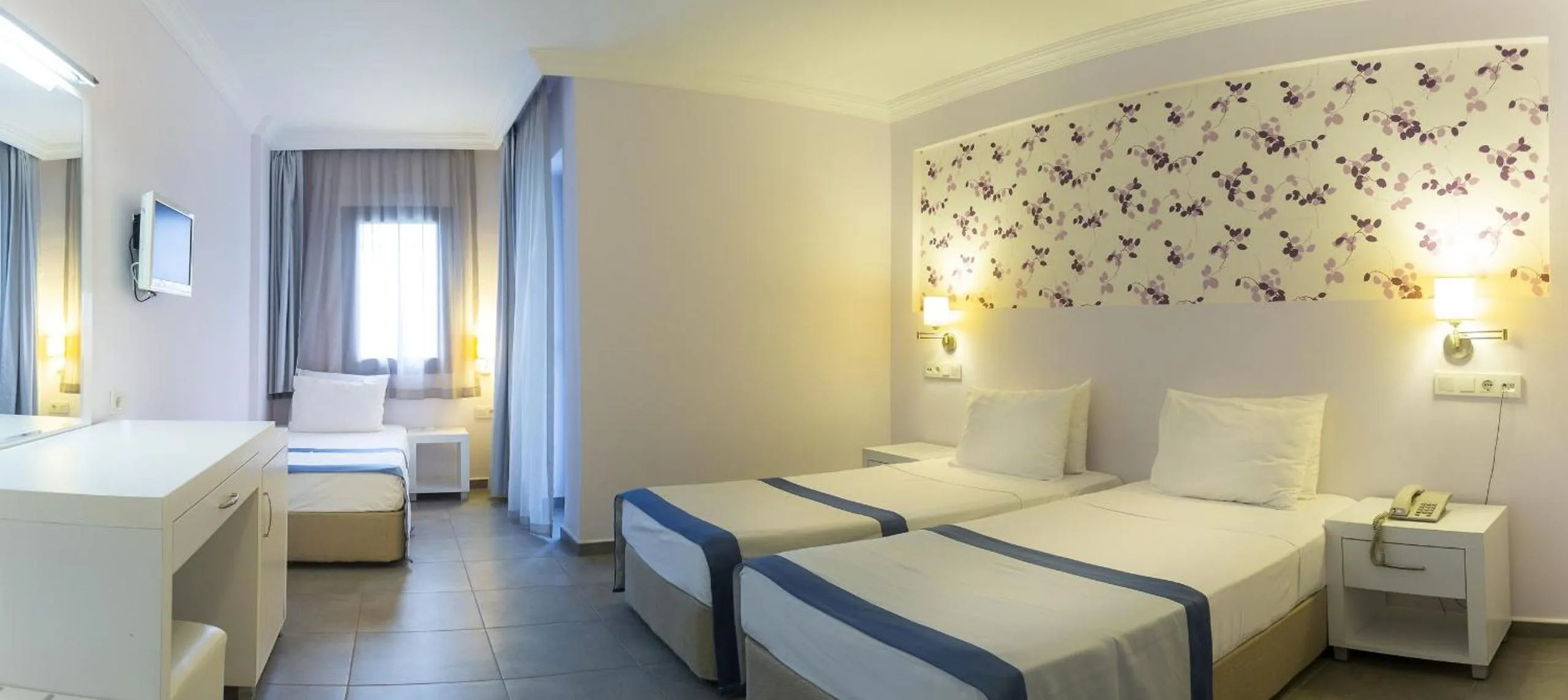 Photo of the whole room, Bed in Club Muskebi