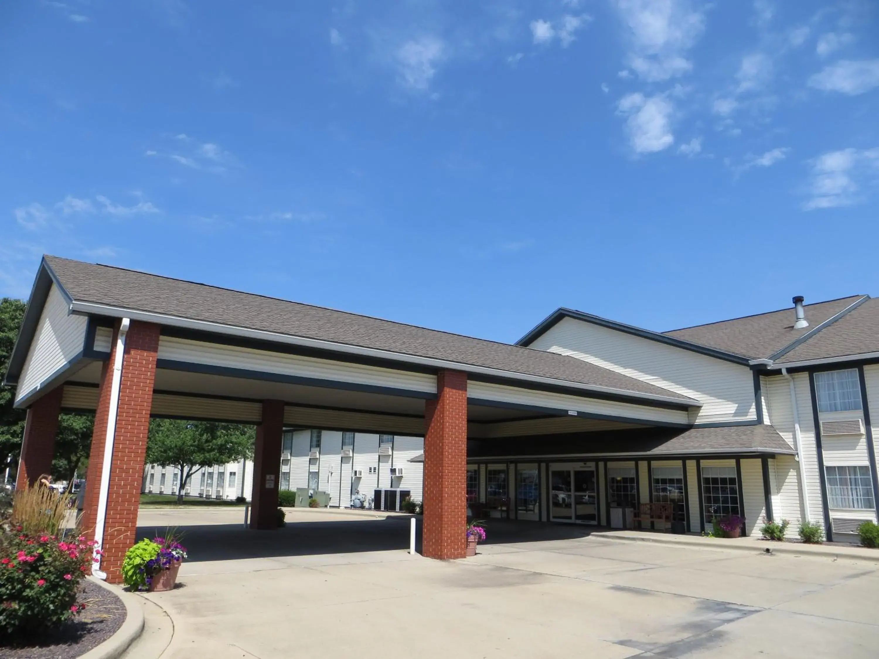 Facade/entrance in Ramada by Wyndham Springfield North Facade/entrance in Ramada by Wyndham Springfield North