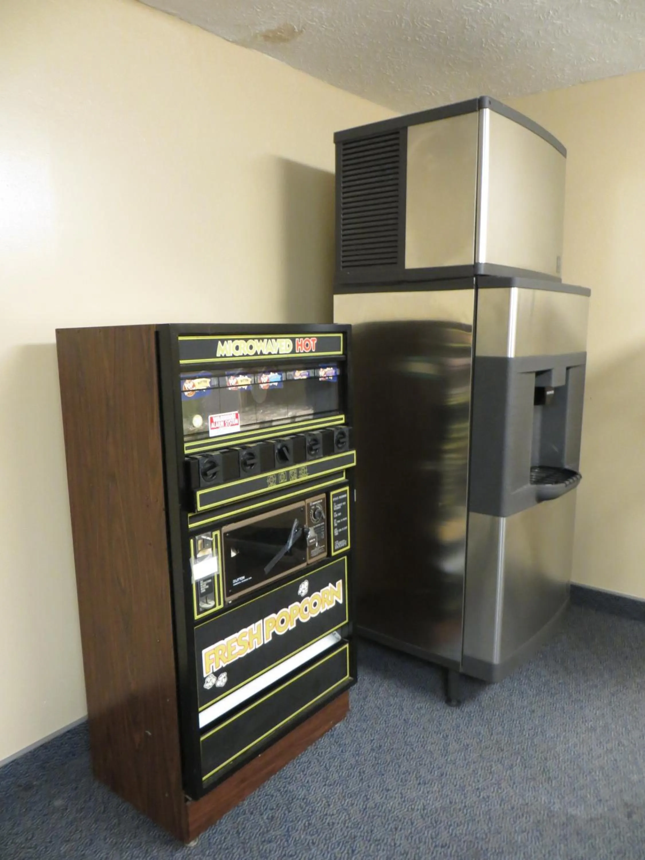 Area and facilities in Ramada by Wyndham Springfield North