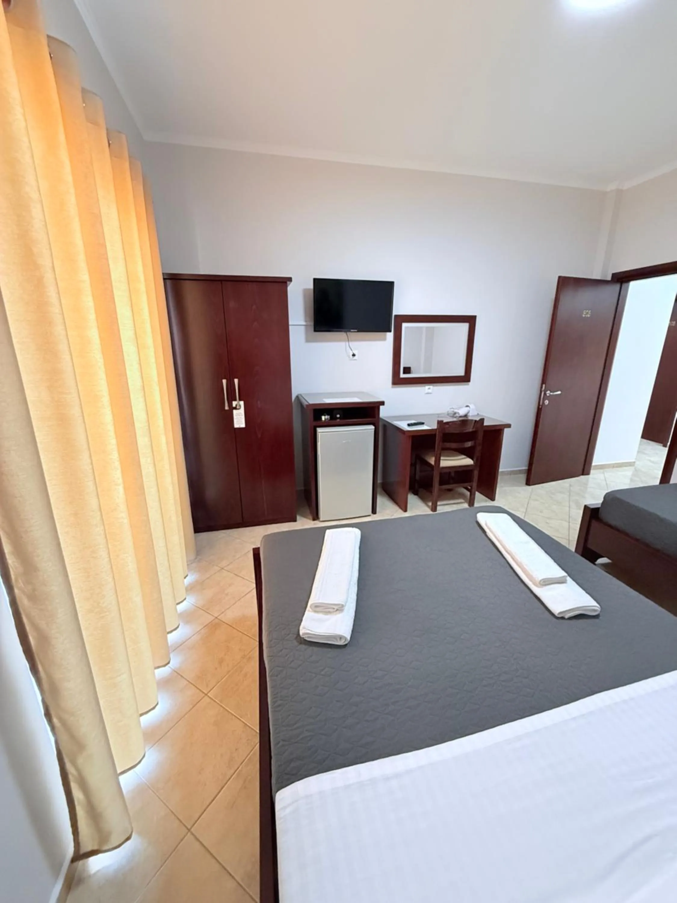 Bed in Hotel Milo Ksamil