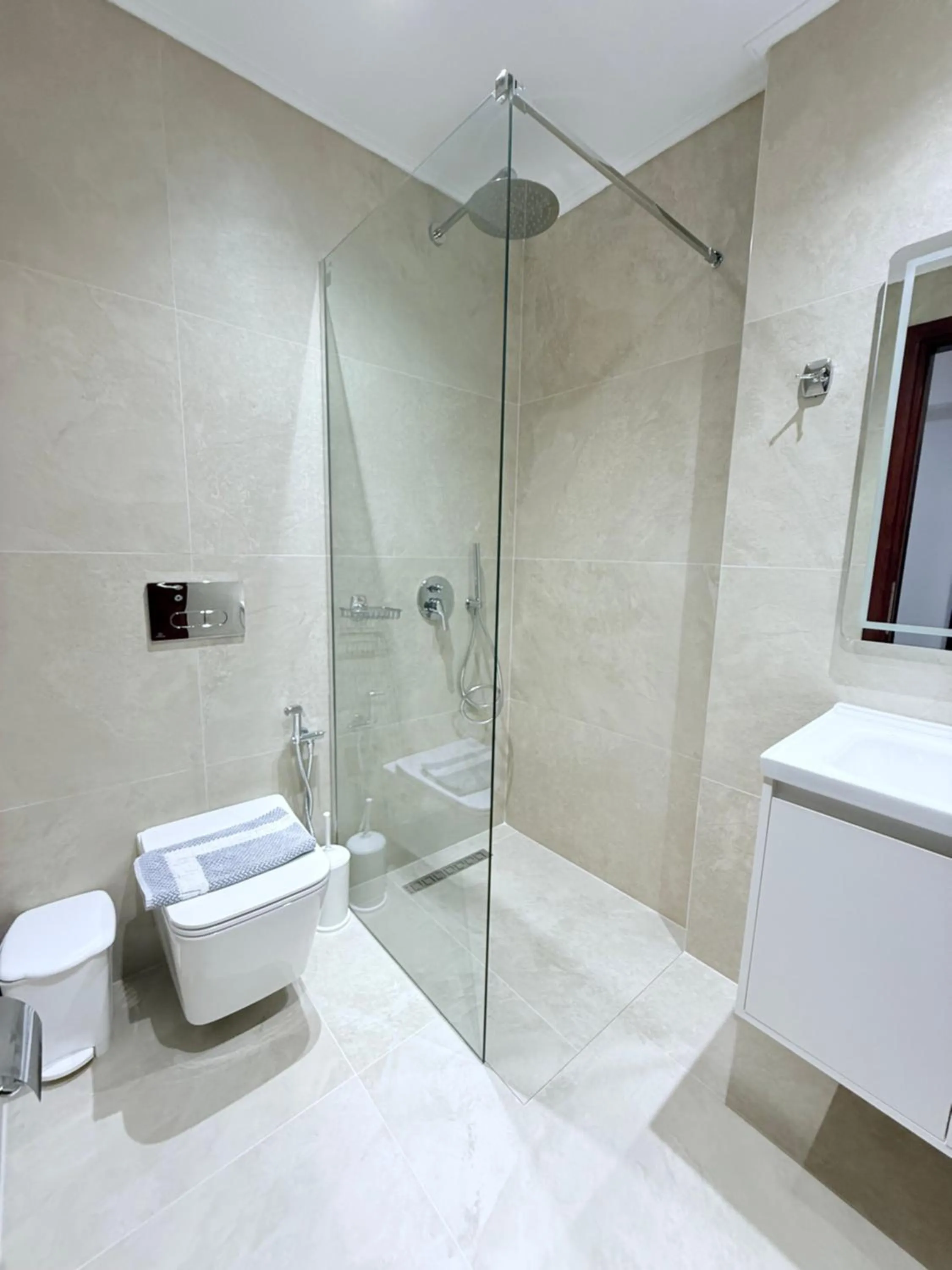 Shower in Hotel Milo Ksamil