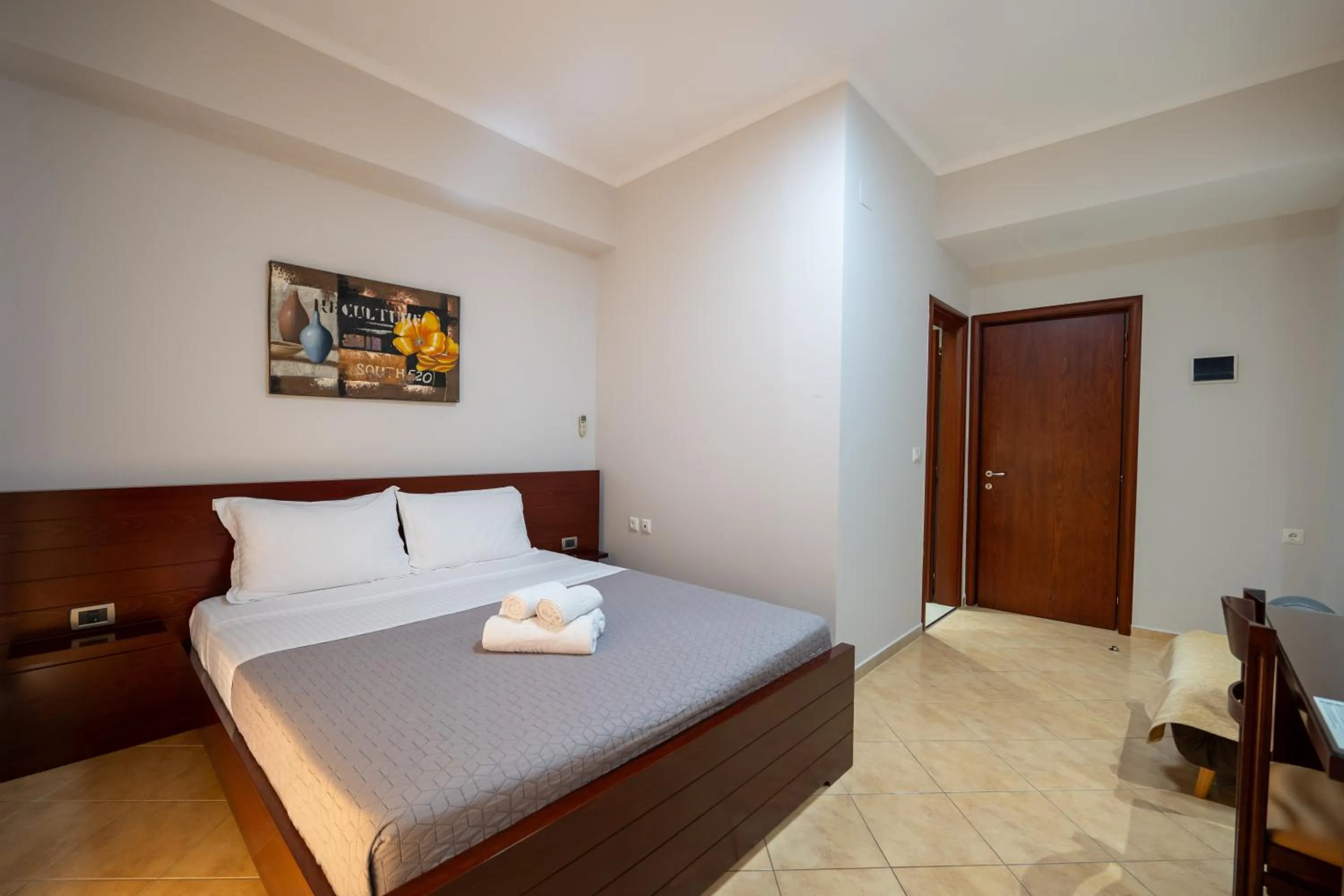 Bed in Hotel Milo Ksamil