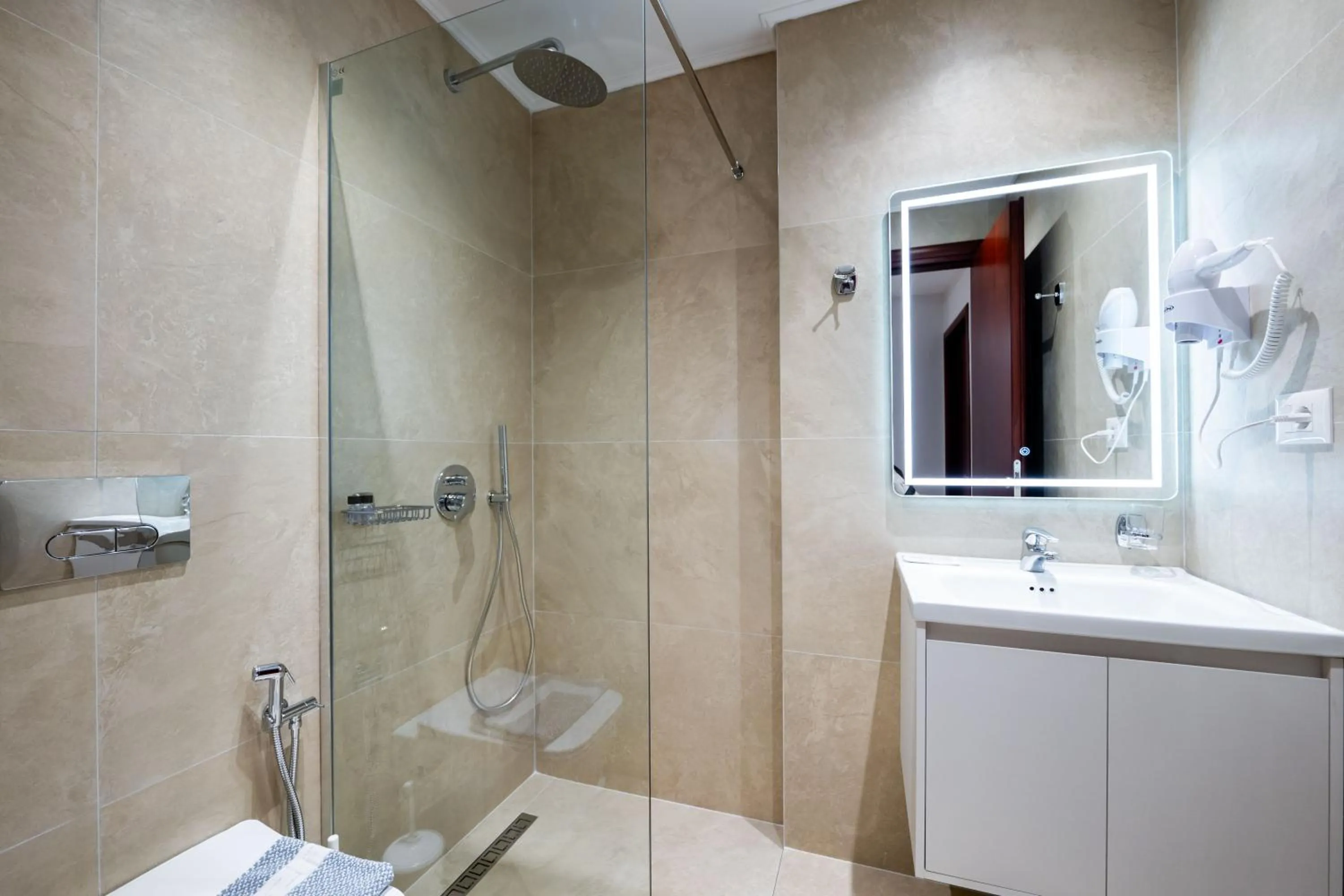 Shower in Hotel Milo Ksamil