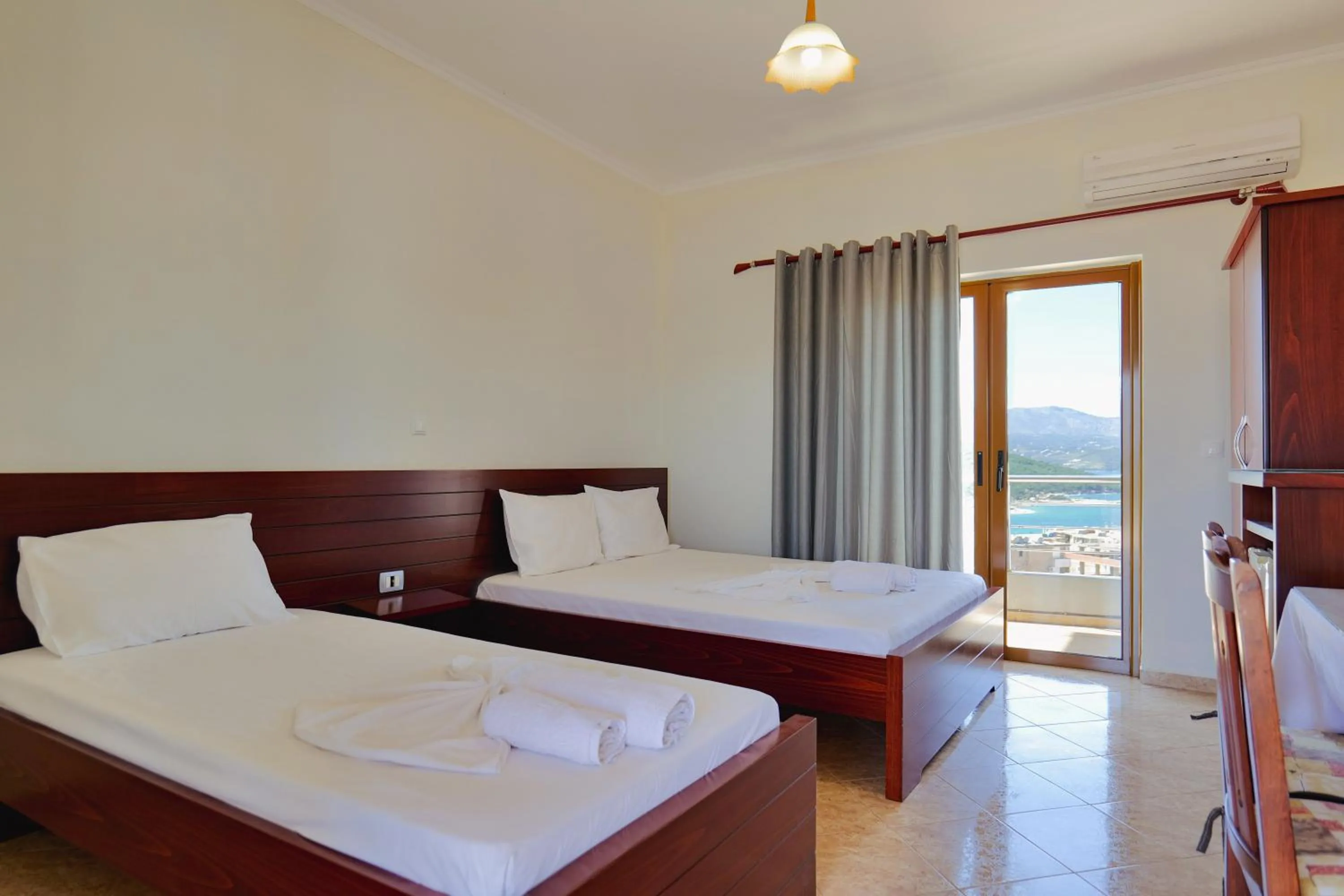 Bed in Hotel Milo Ksamil