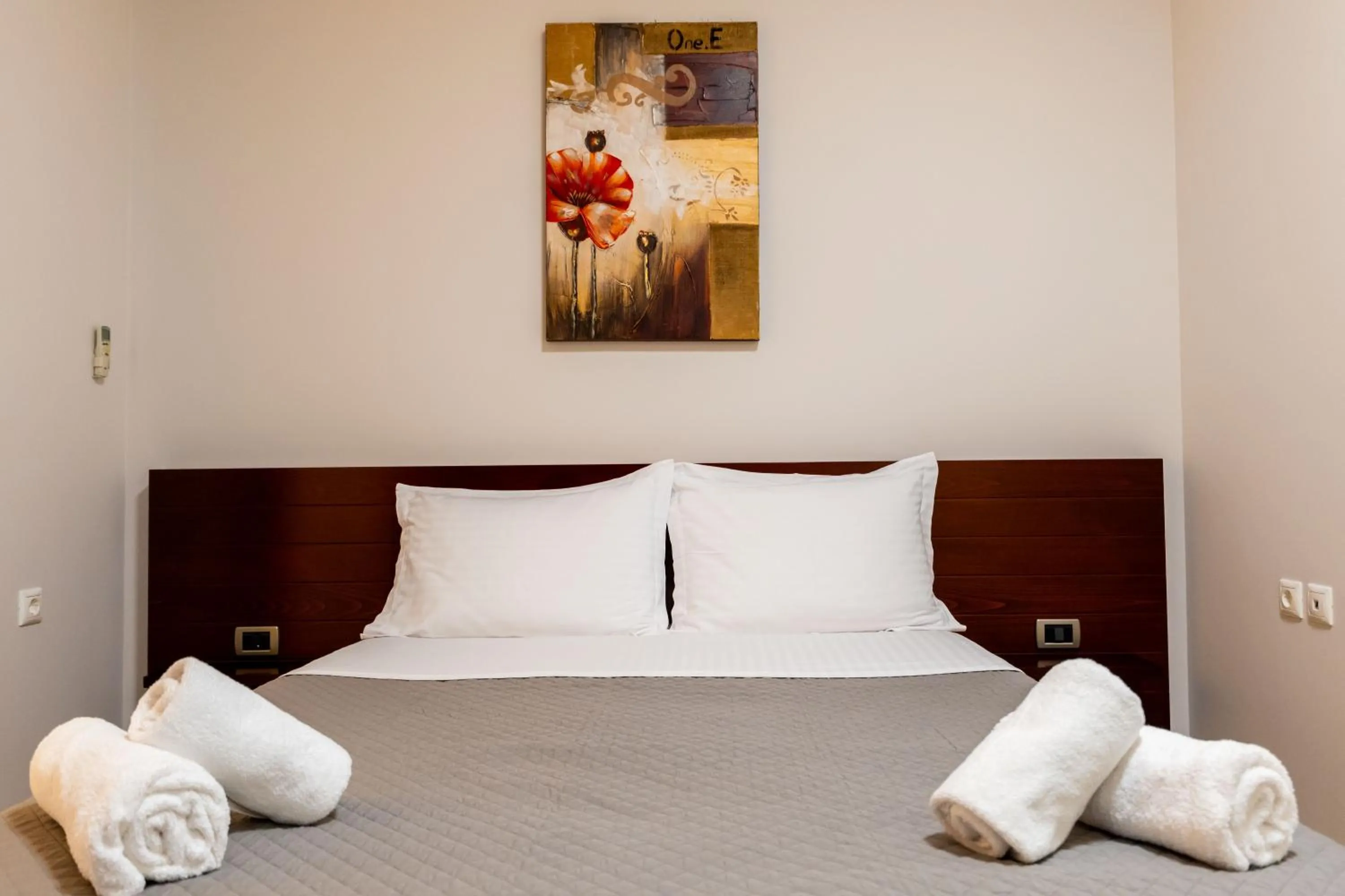 Bed in Hotel Milo Ksamil