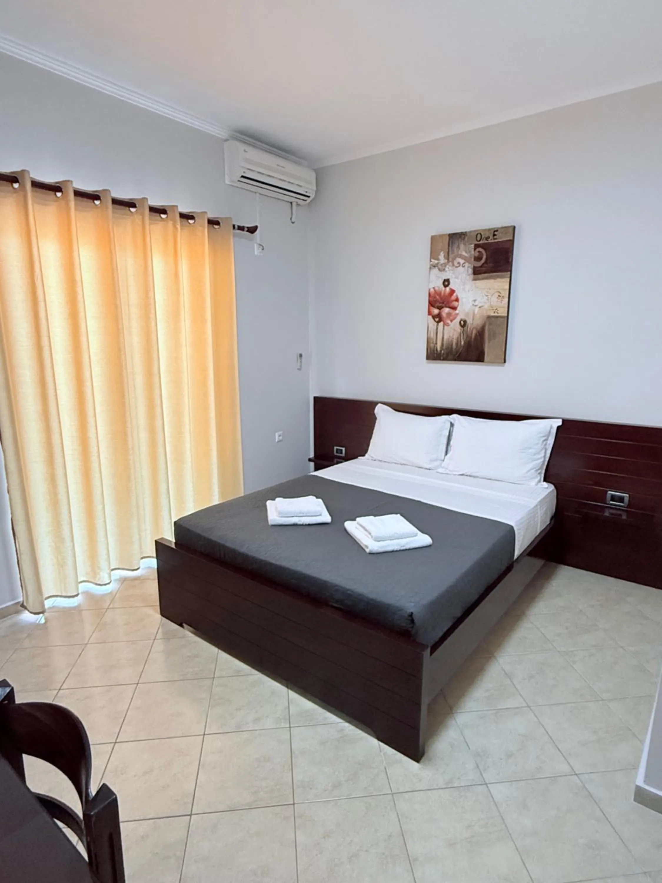 Bed in Hotel Milo Ksamil