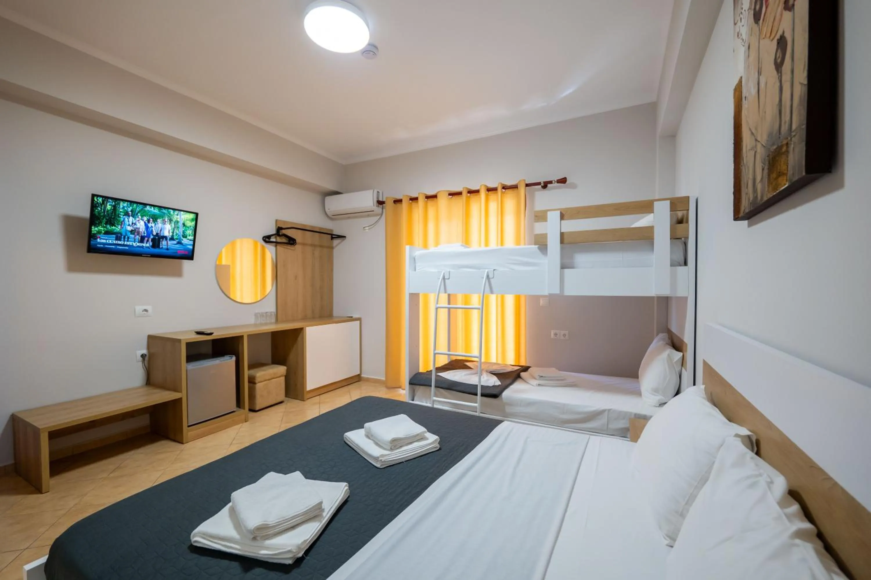 Bed in Hotel Milo Ksamil