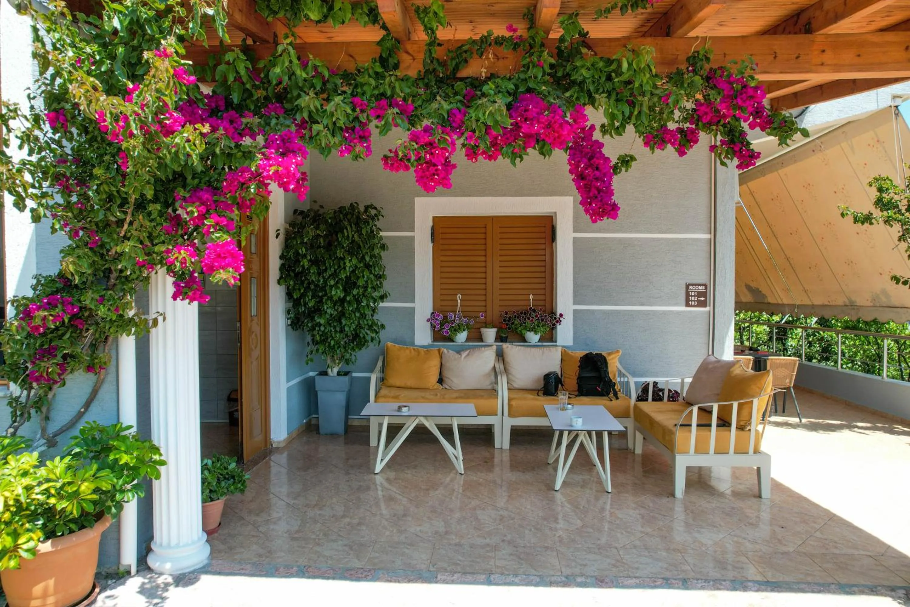 Facade/entrance in Hotel Milo Ksamil