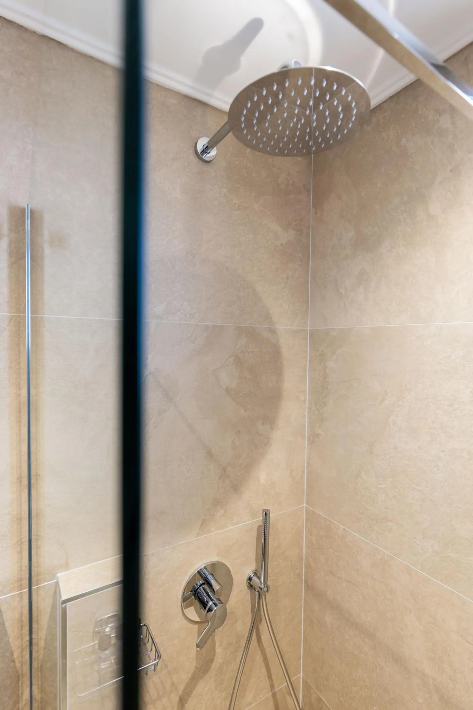 Shower in Hotel Milo Ksamil
