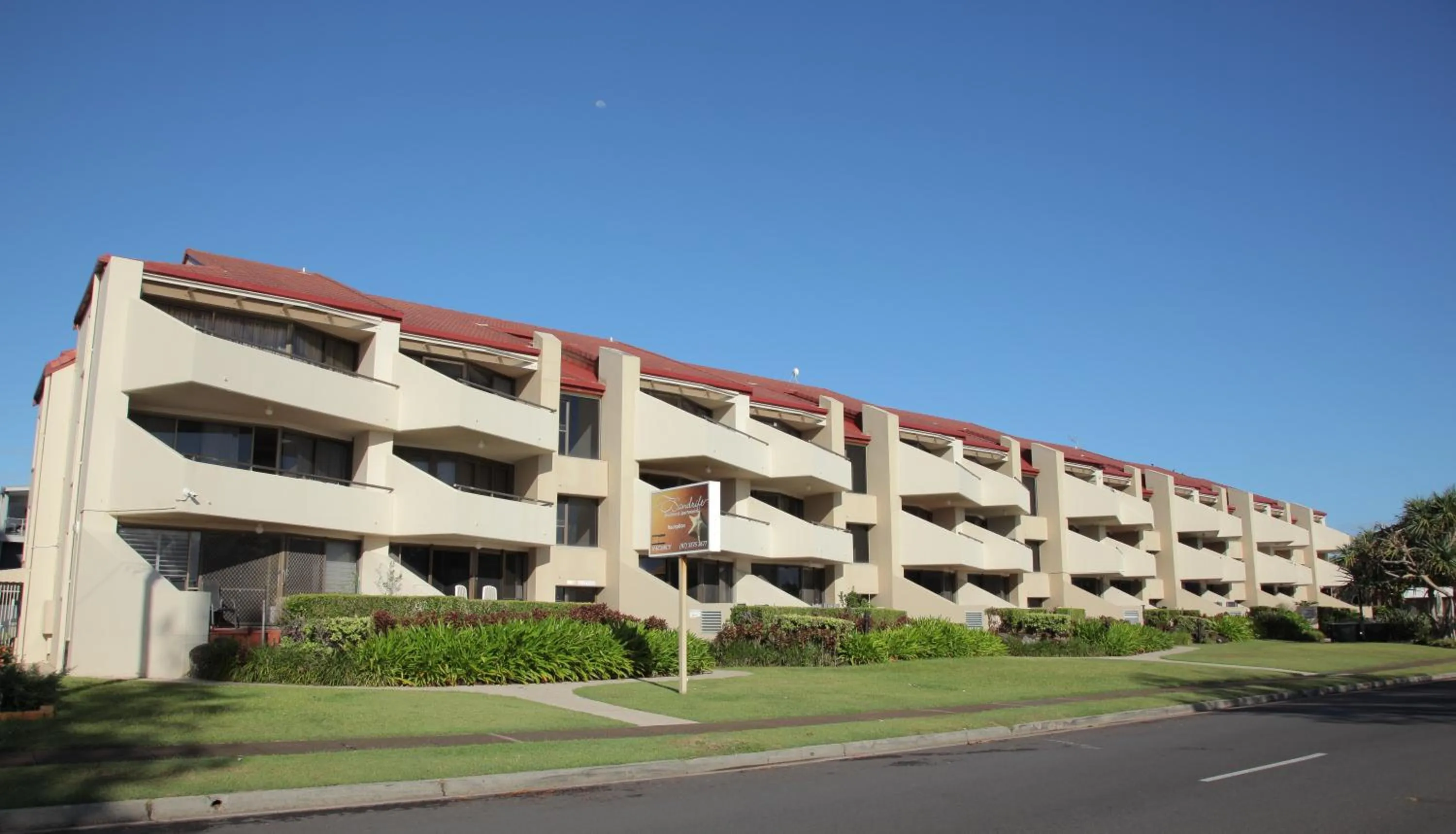 Facade/entrance in Sandrift Beachfront Apartments