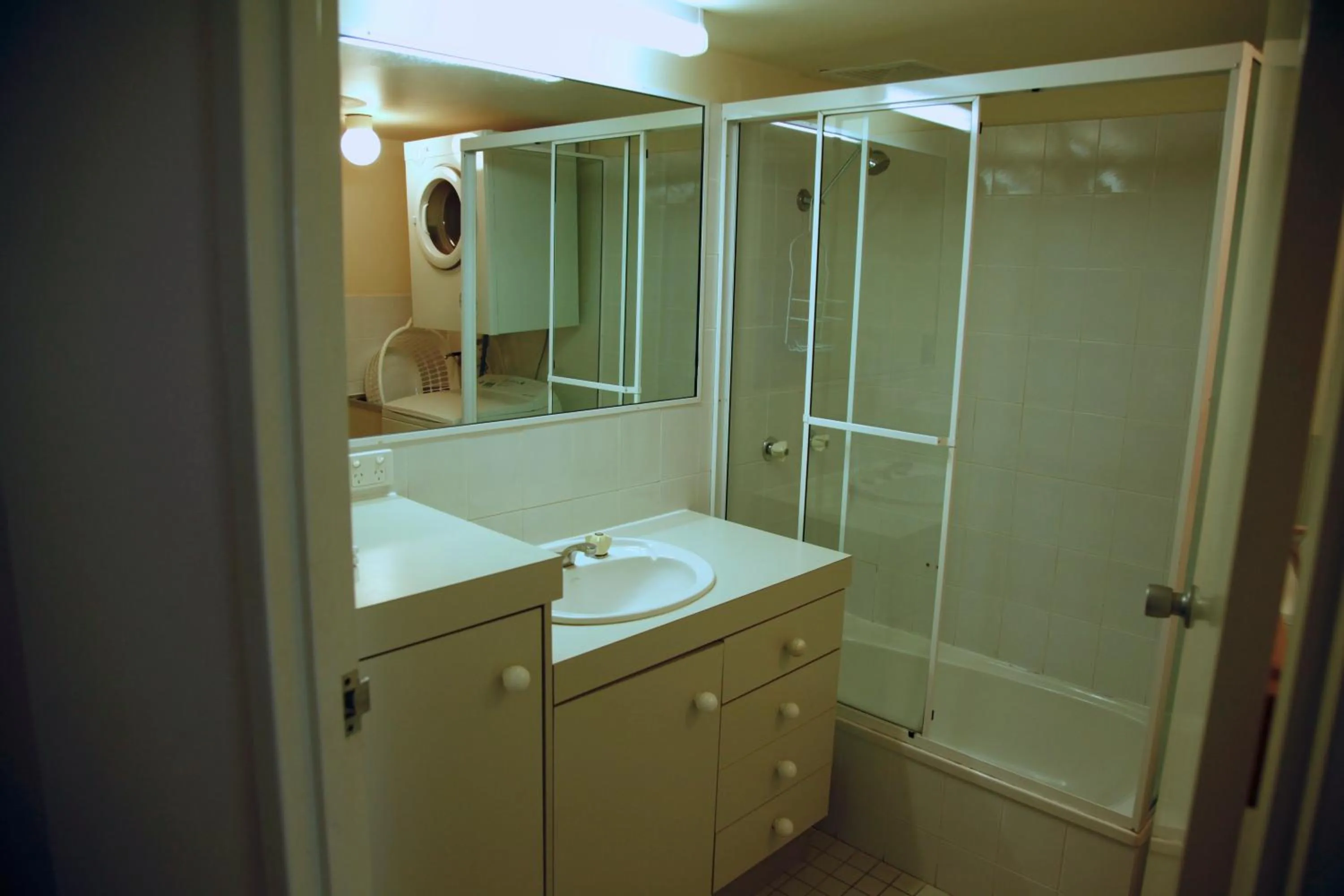 Bathroom in Sandrift Beachfront Apartments