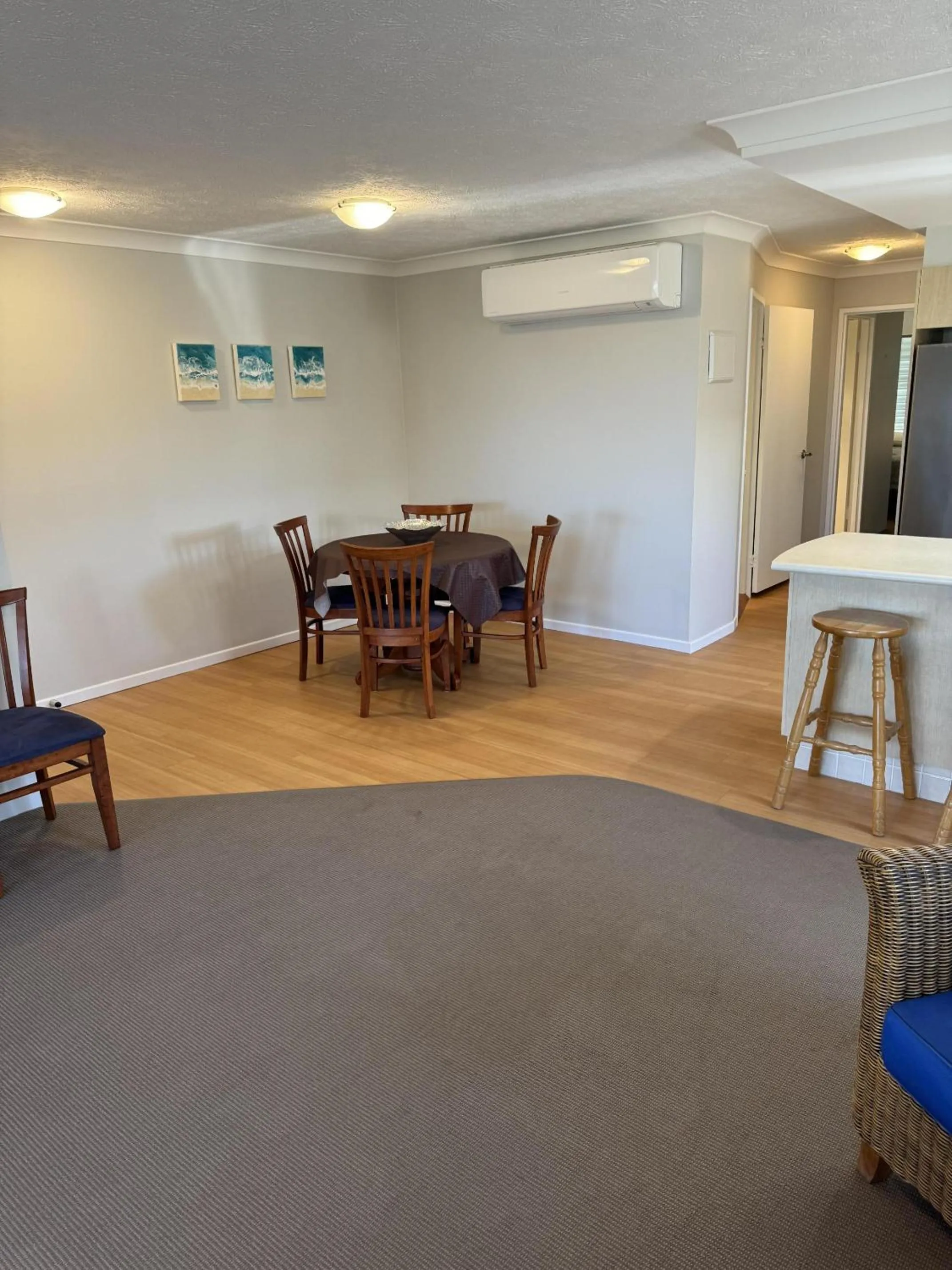 Dining area in Sandrift Beachfront Apartments