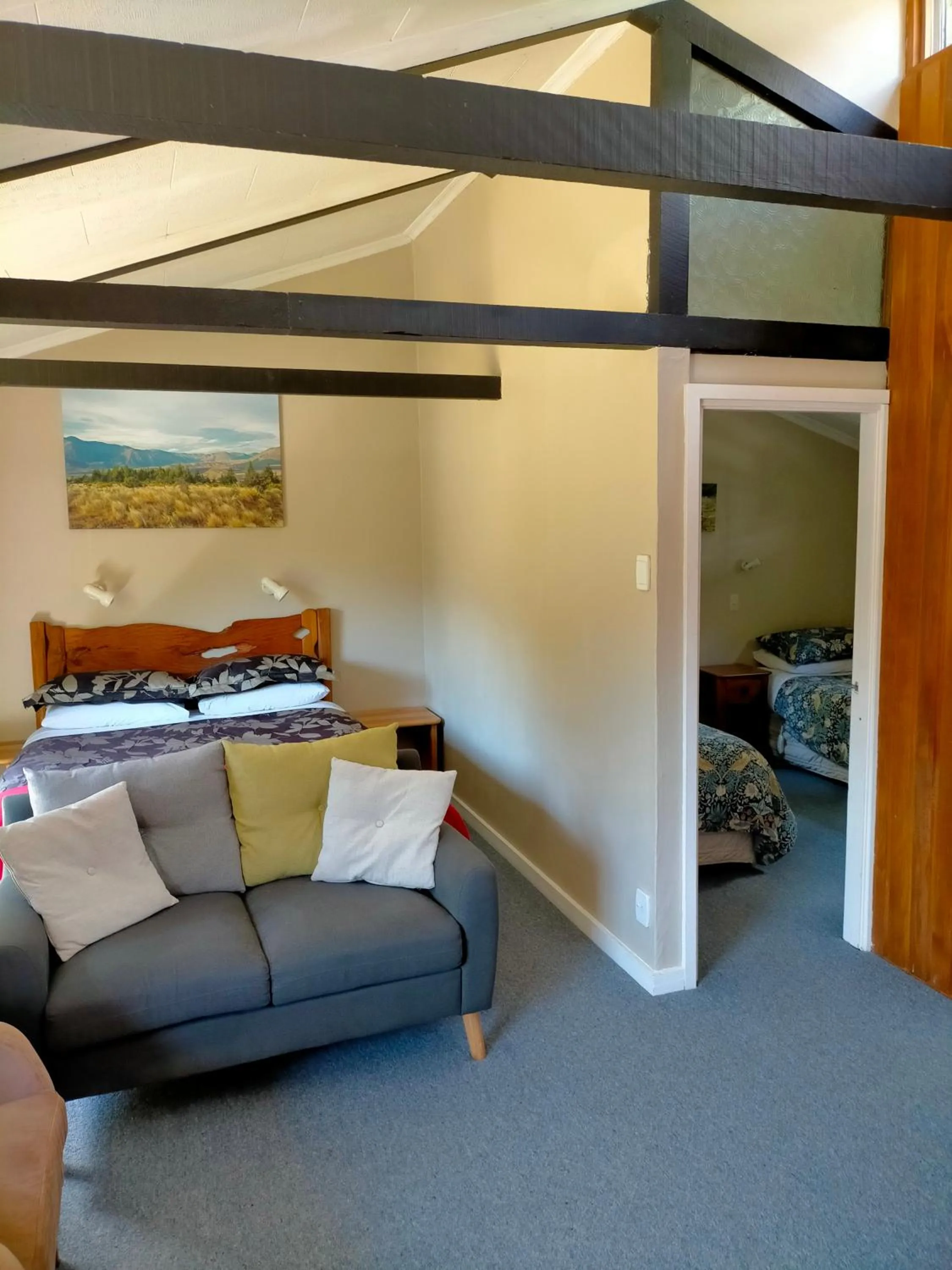 Bed in Arthur's Pass Alpine Motel