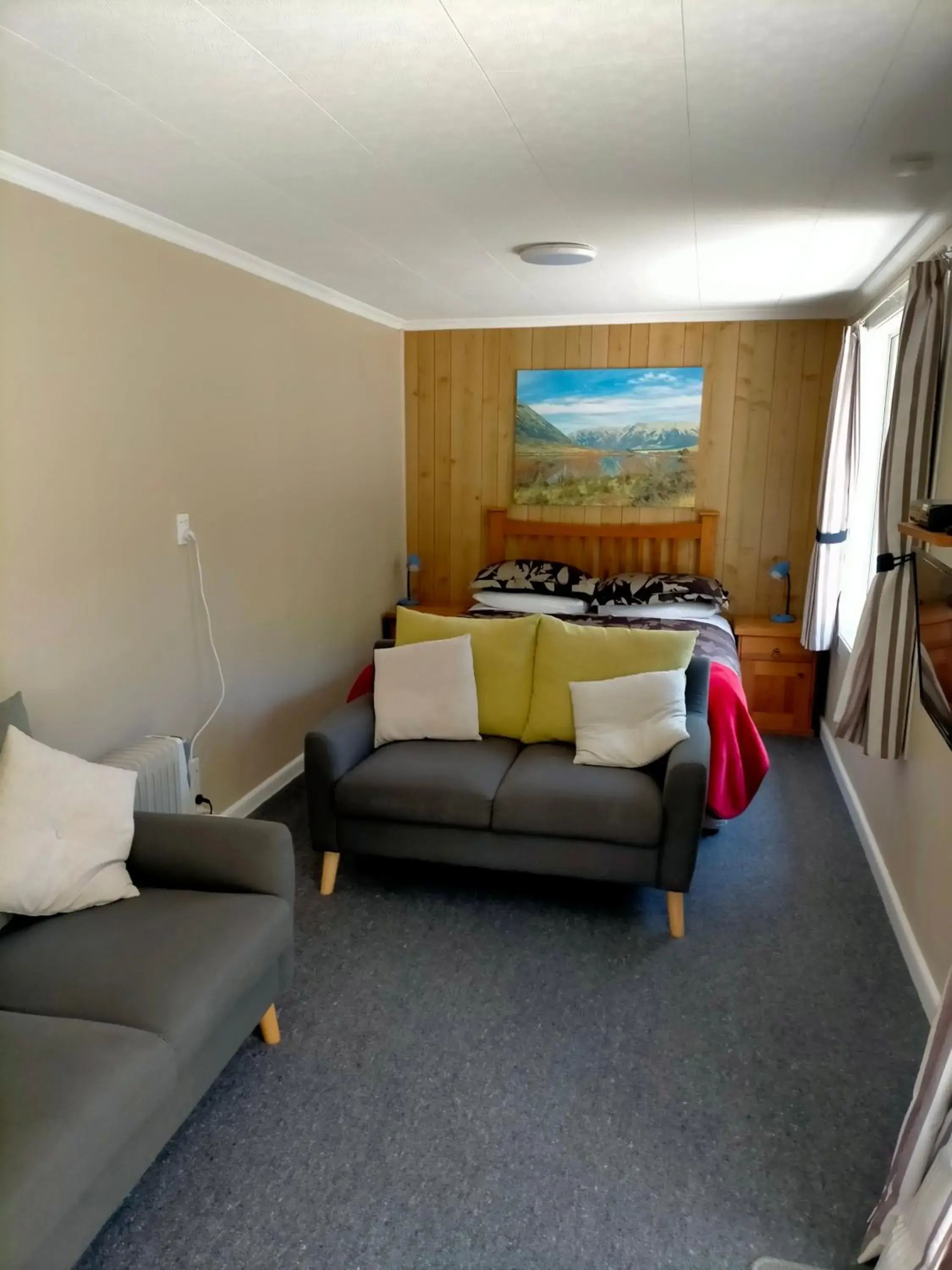 Bed in Arthur's Pass Alpine Motel Bed in Arthur's Pass Alpine Motel