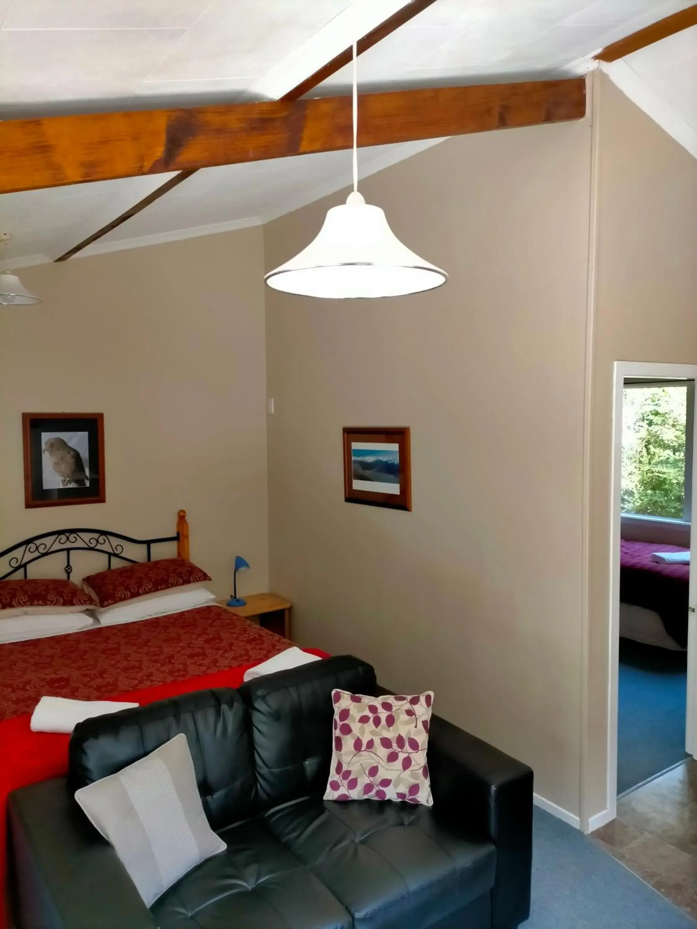 Bed in Arthur's Pass Alpine Motel Bed in Arthur's Pass Alpine Motel