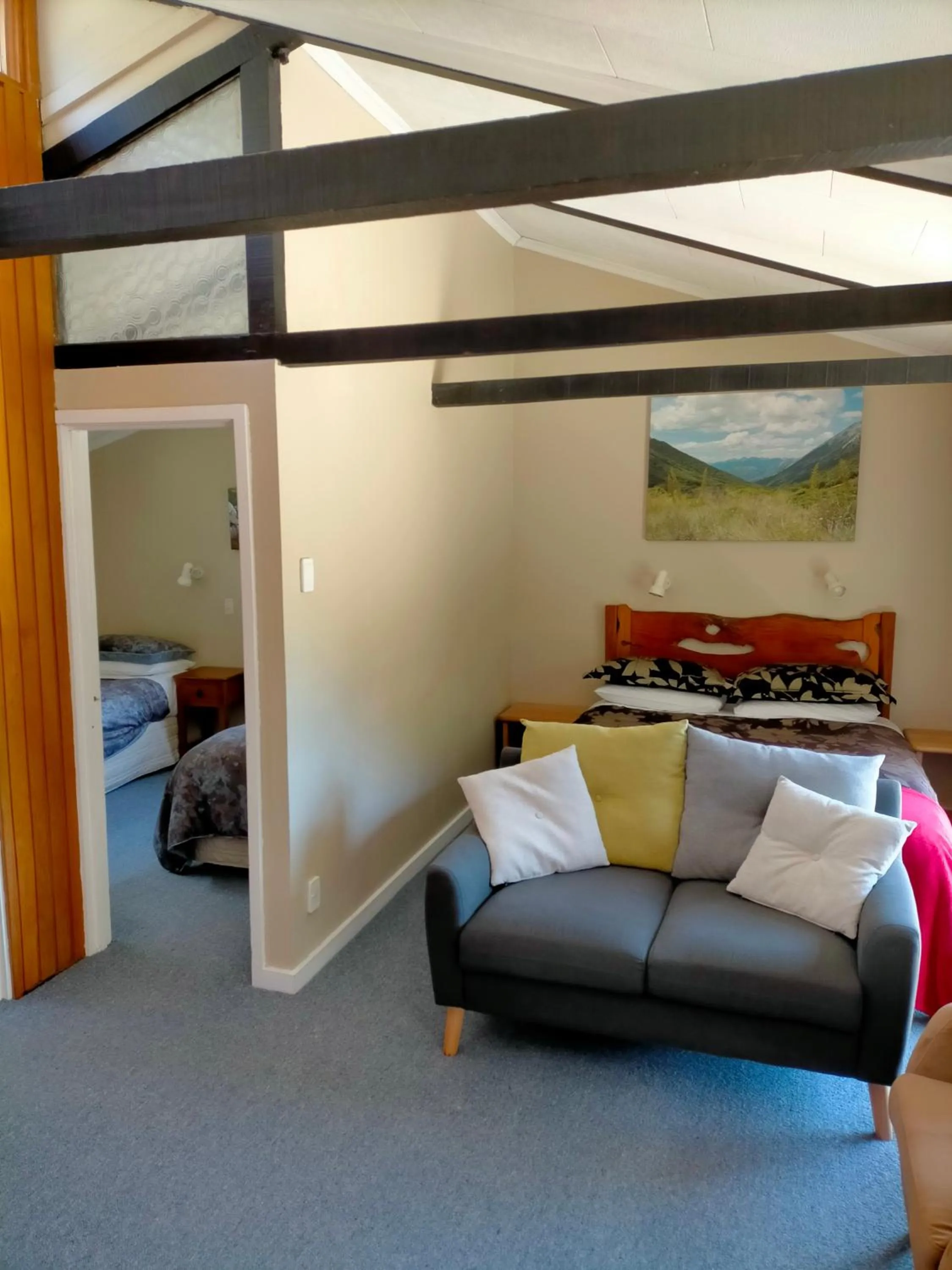 Bed in Arthur's Pass Alpine Motel