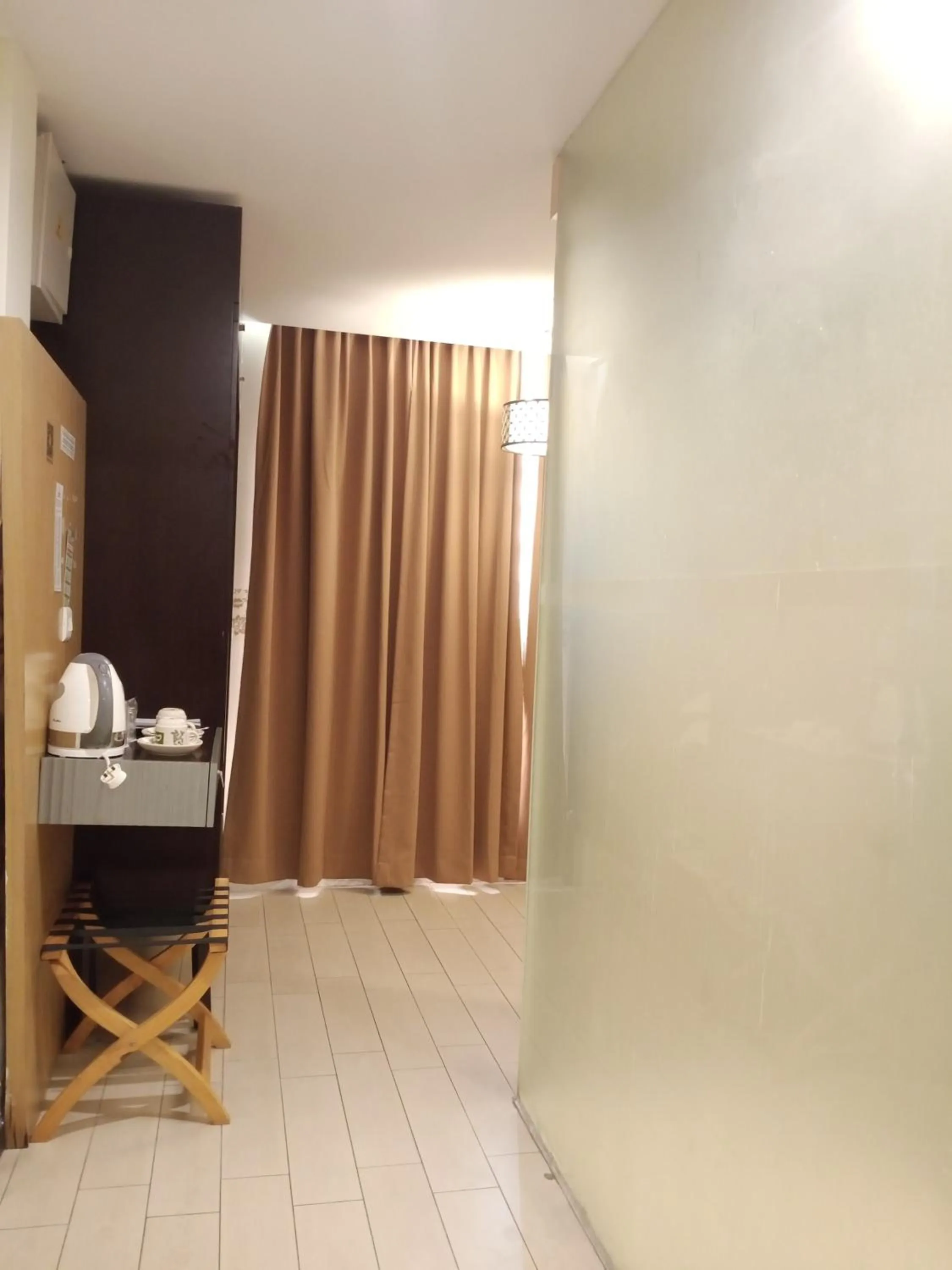 Coffee/tea facilities in Shervinton Executive Boutique Hotel