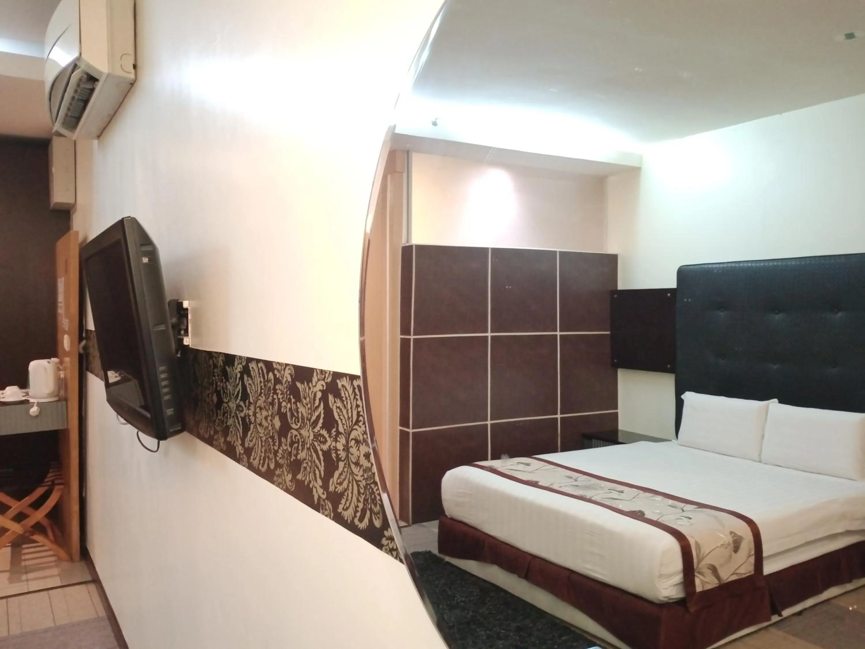 Bedroom, Bed in Shervinton Executive Boutique Hotel