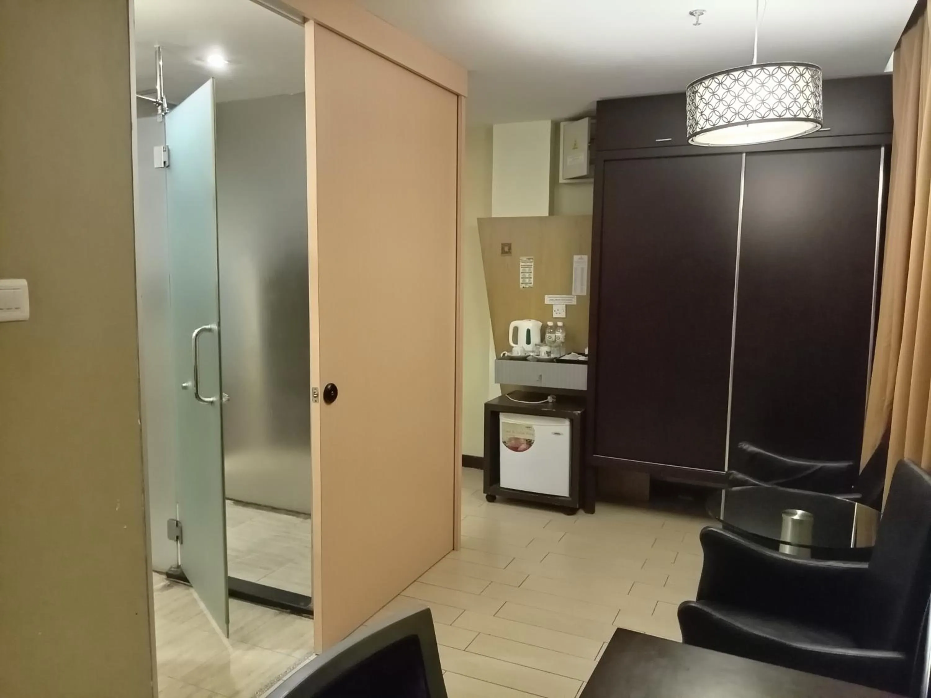 wardrobe in Shervinton Executive Boutique Hotel