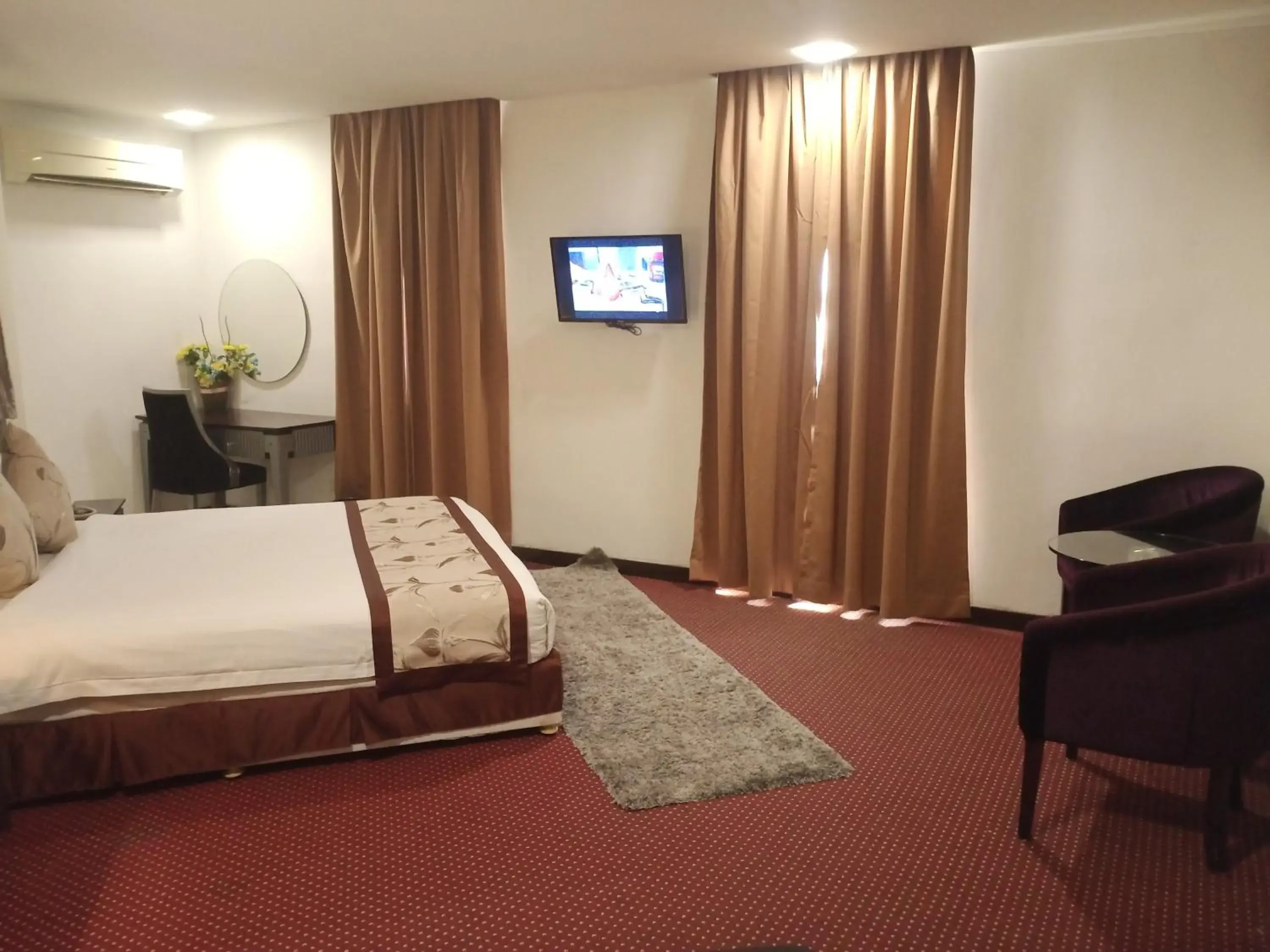 Seating area, Bed in Shervinton Executive Boutique Hotel Seating area, Bed in Shervinton Executive Boutique Hotel