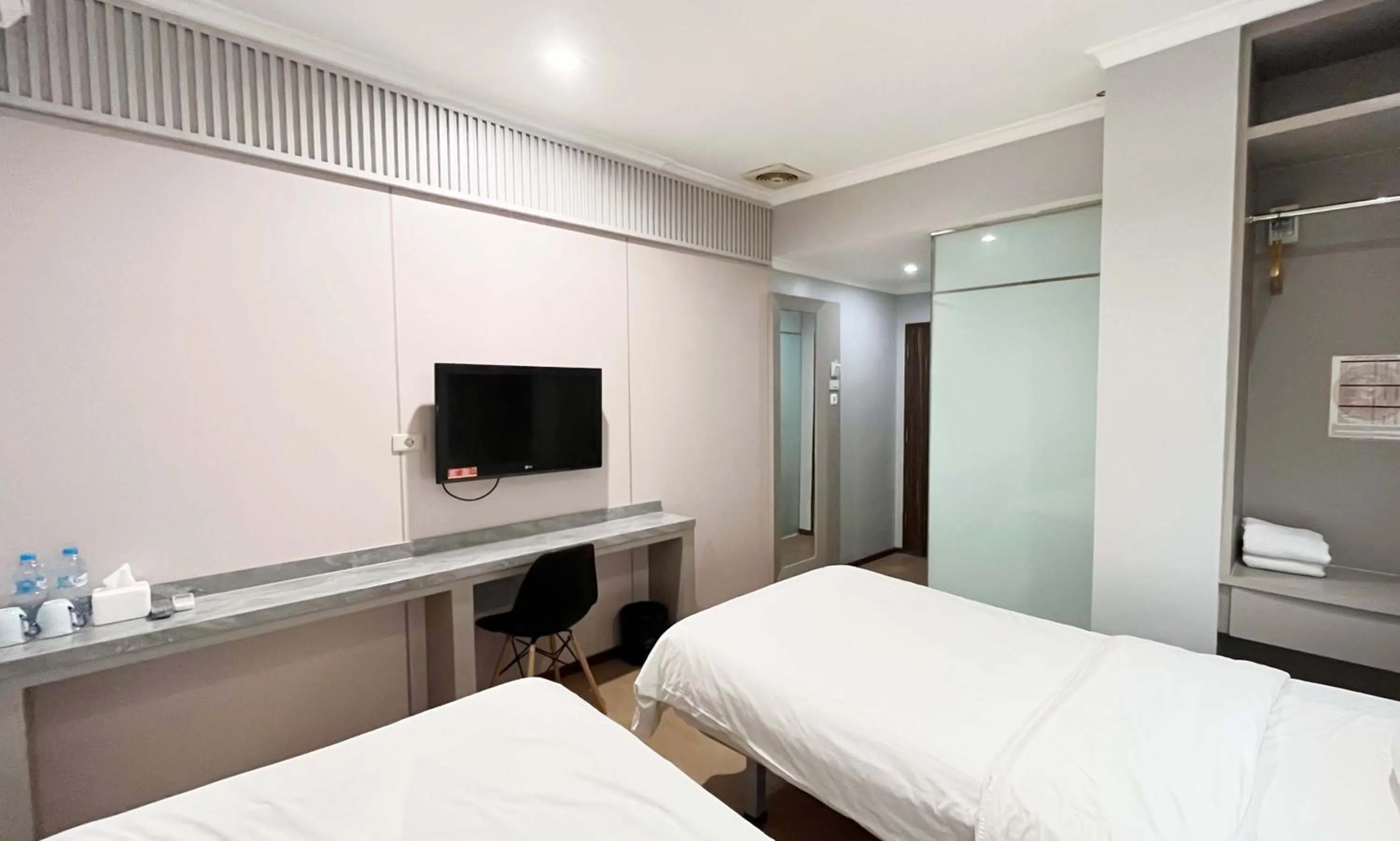 Bed in G-Hotel Pontianak
