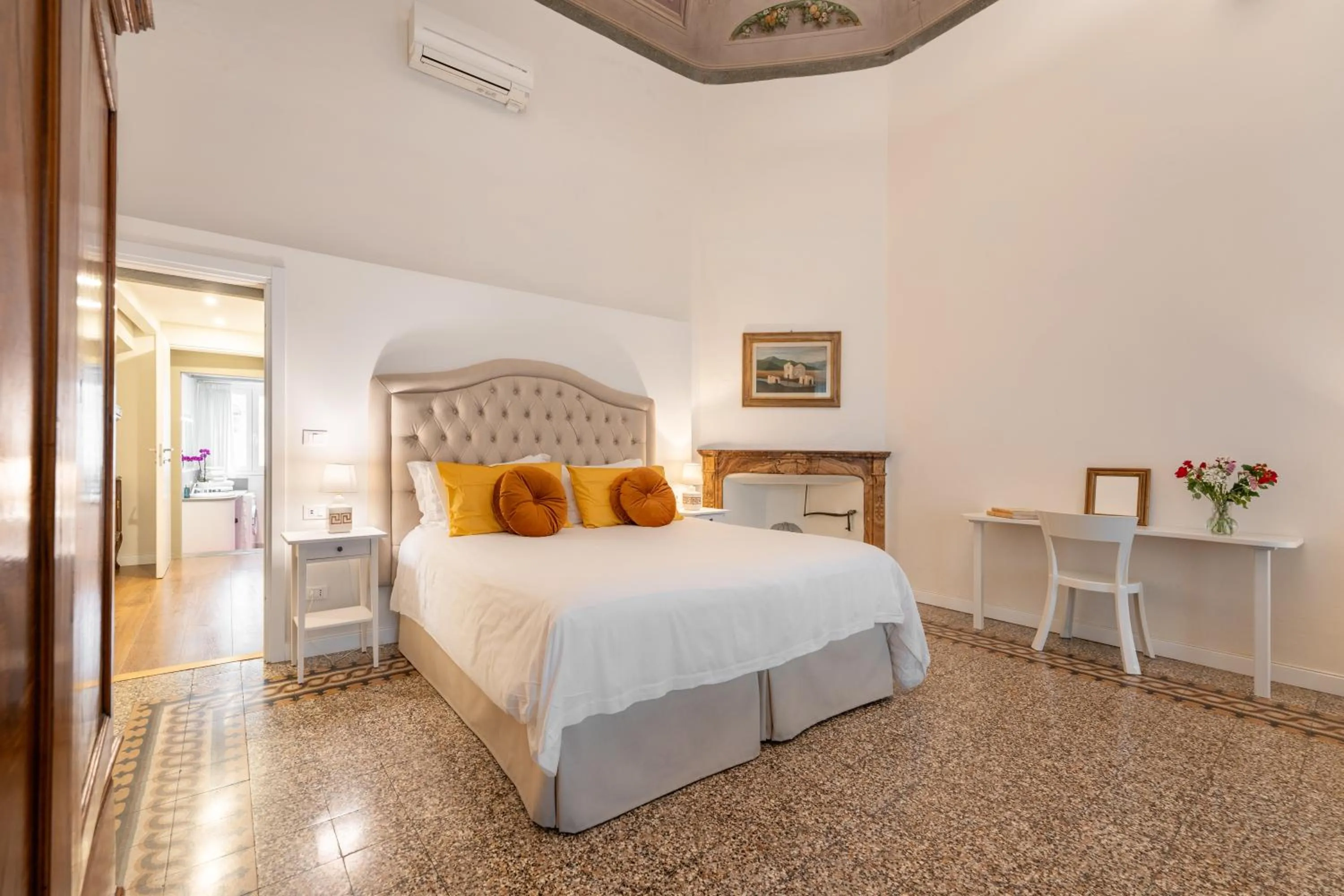 Bed in Palazzo D'Ambra Residenza d'Epoca