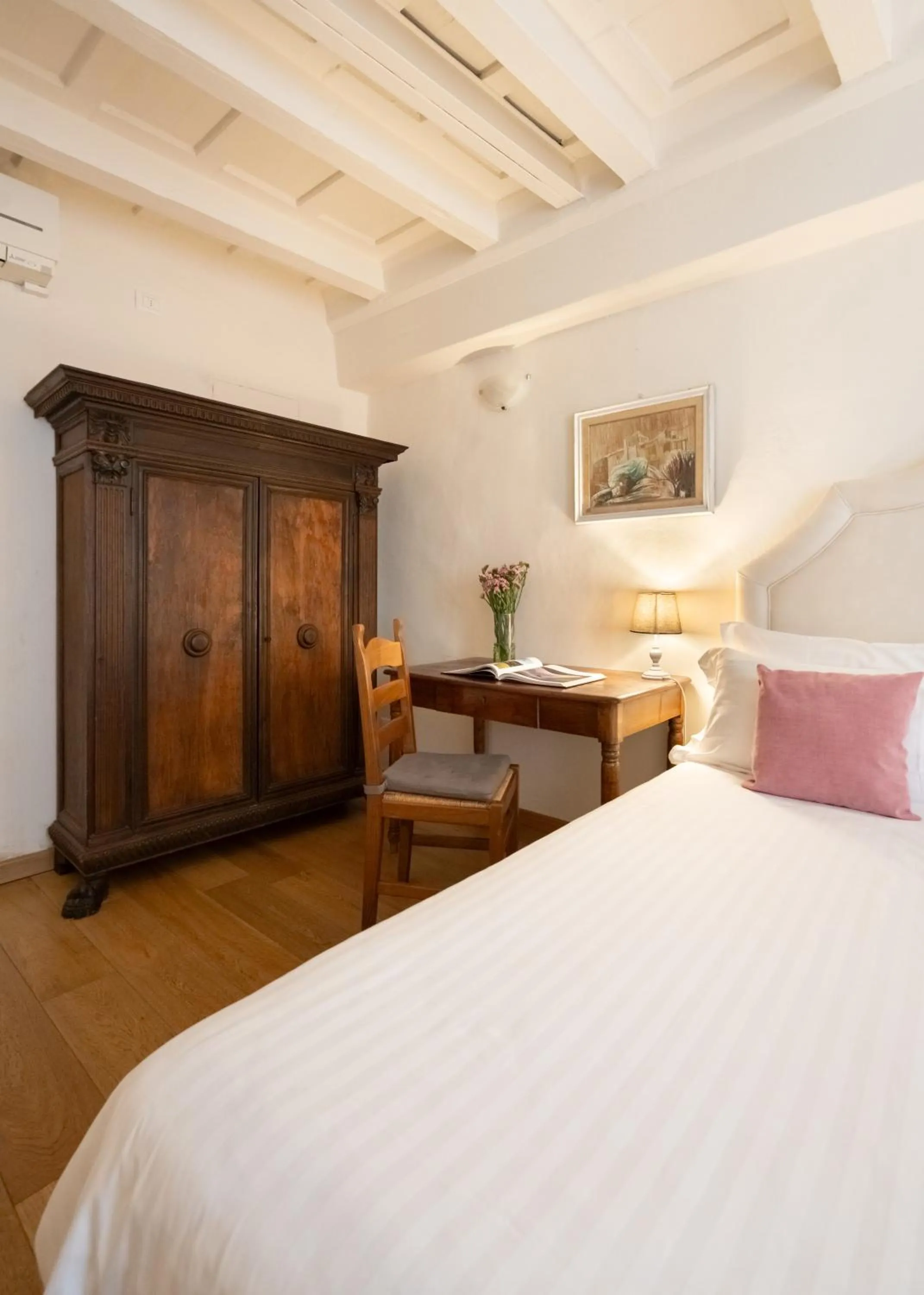 View (from property/room), Bed in Palazzo D'Ambra Residenza d'Epoca