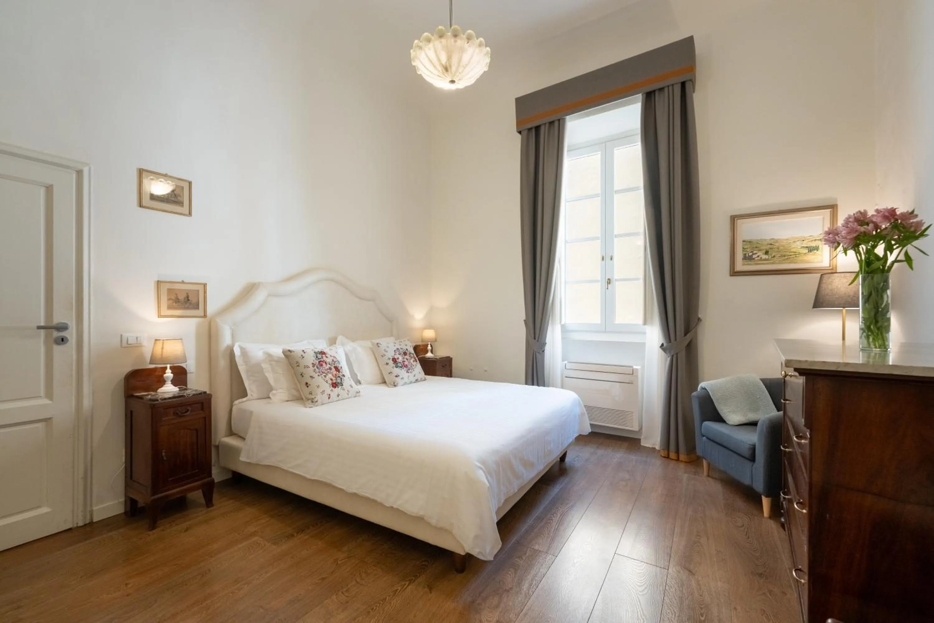 View (from property/room), Bed in Palazzo D'Ambra Residenza d'Epoca