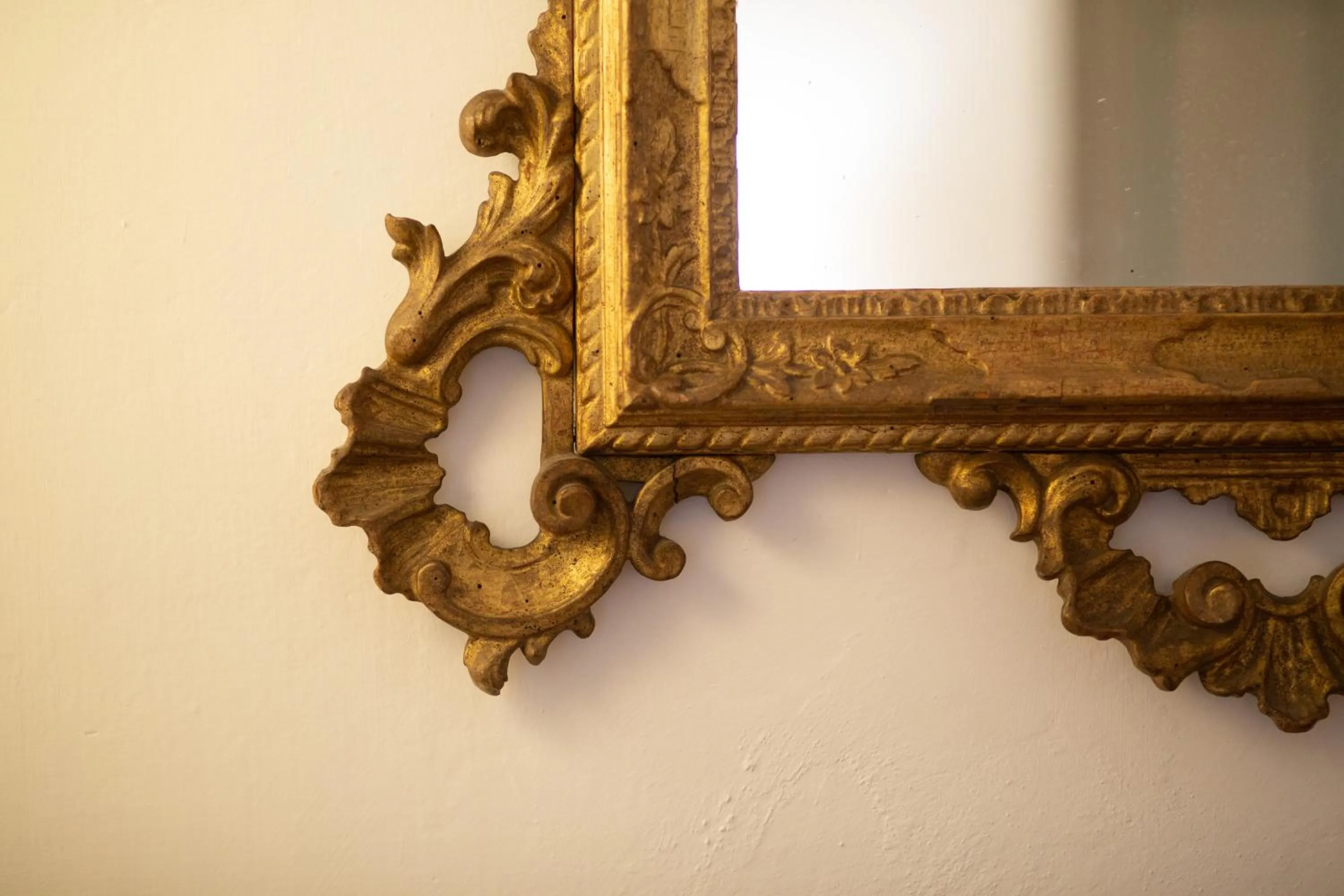 Decorative detail in Palazzo D'Ambra Residenza d'Epoca