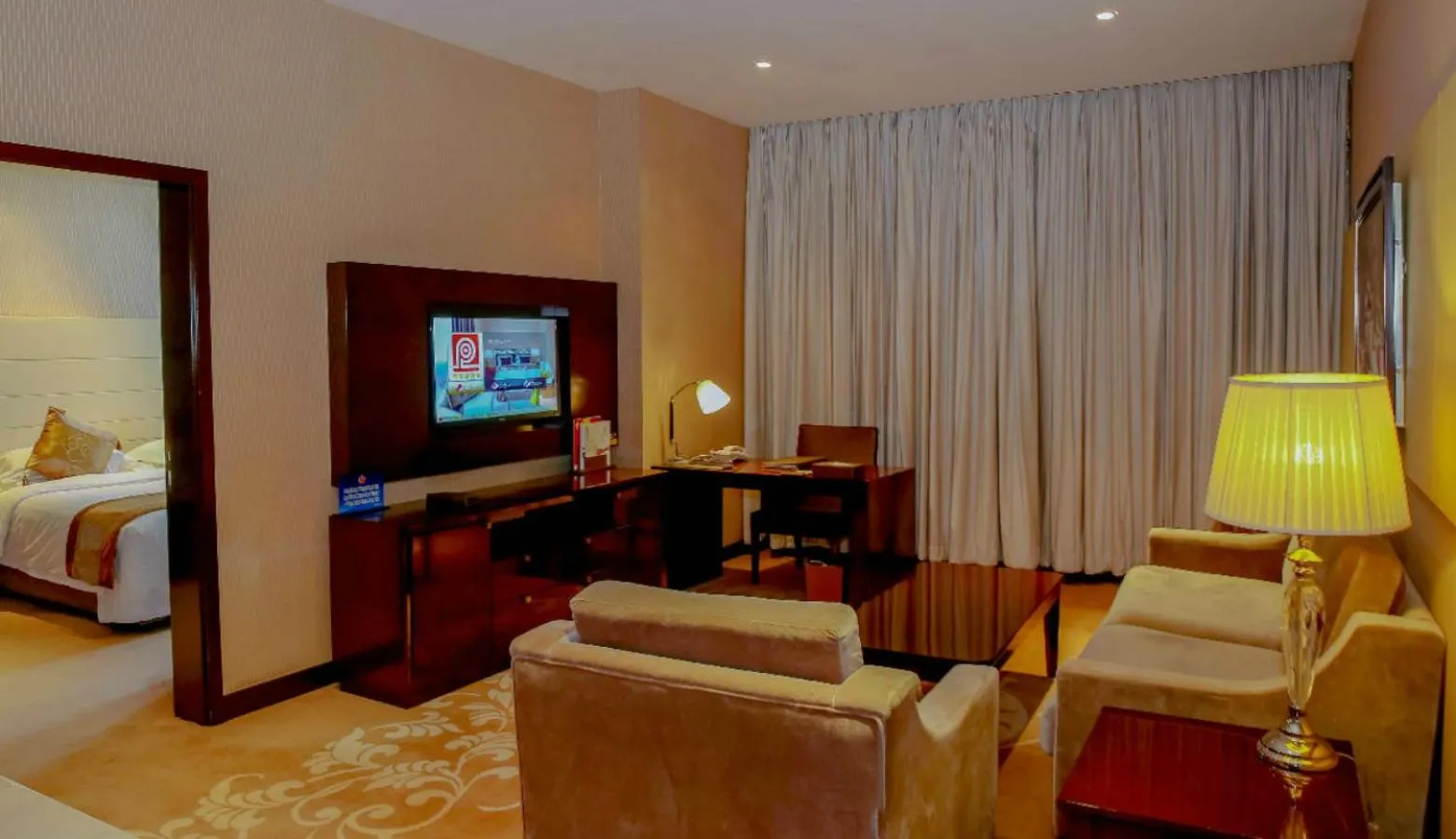 Bed in Ritan Hotel Downtown Beijing