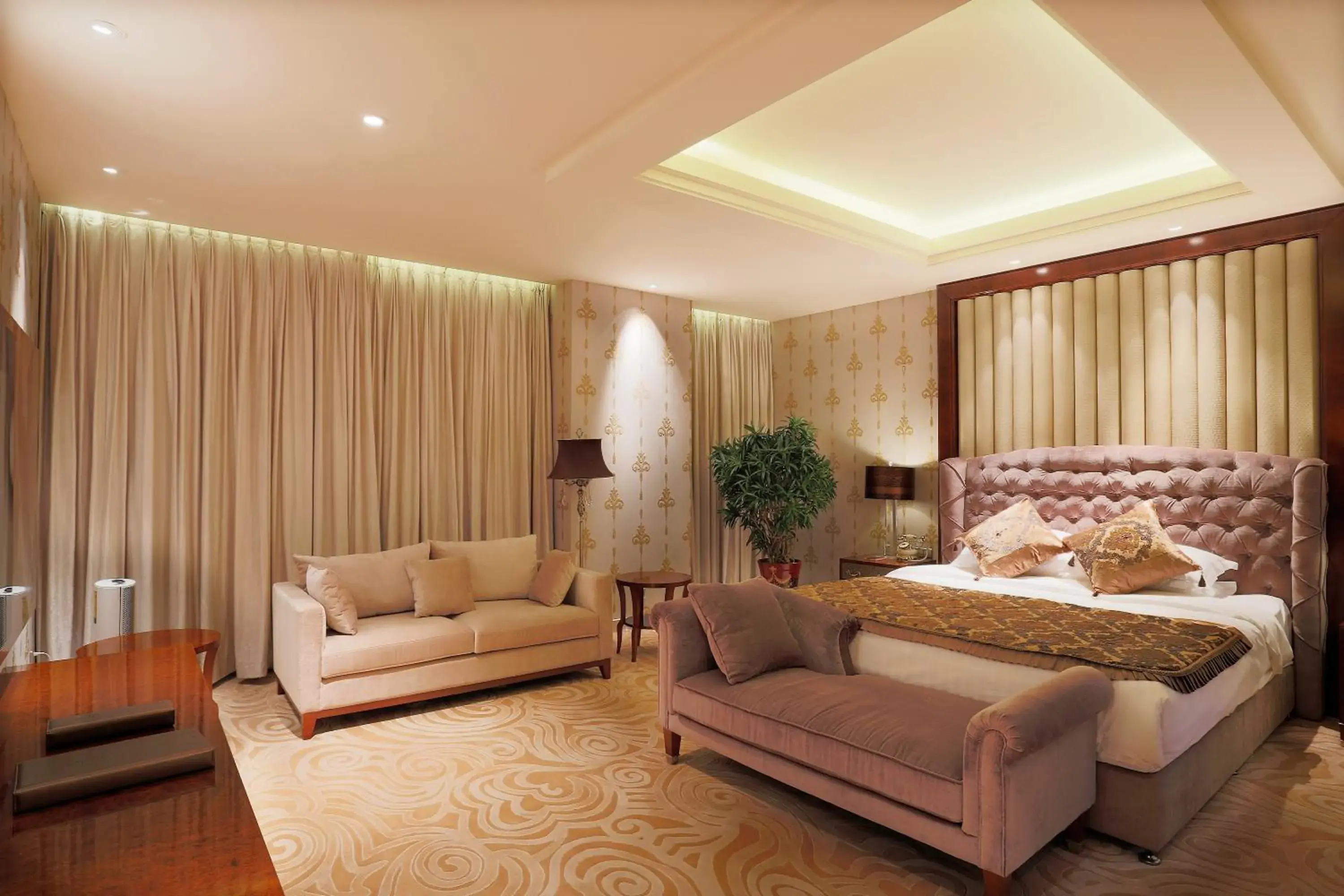 Photo of the whole room, Bed in Ritan Hotel Downtown Beijing Photo of the whole room, Bed in Ritan Hotel Downtown Beijing