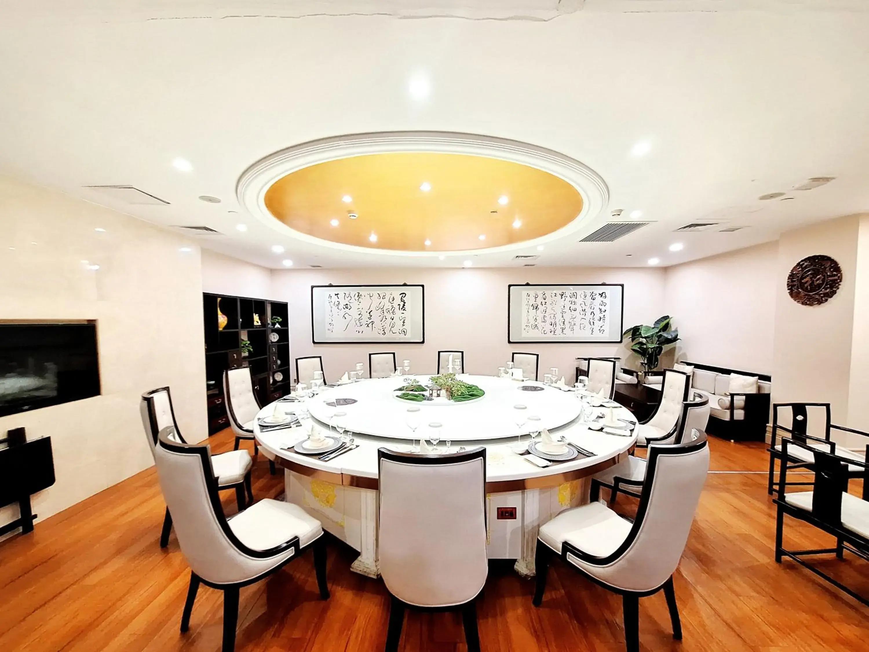 Restaurant/places to eat in Ritan Hotel Downtown Beijing Restaurant/places to eat in Ritan Hotel Downtown Beijing