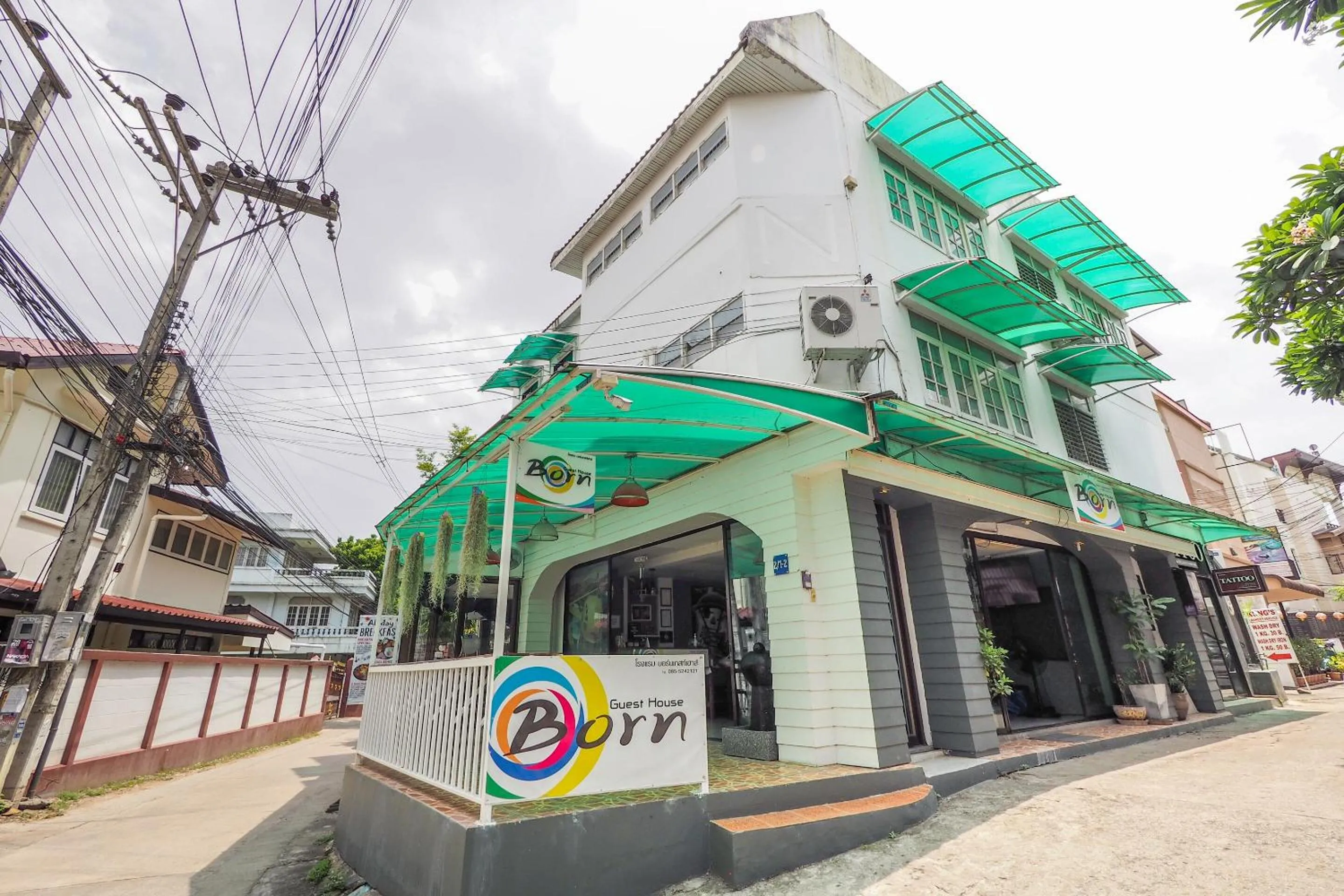 Facade/entrance in Born Guest House