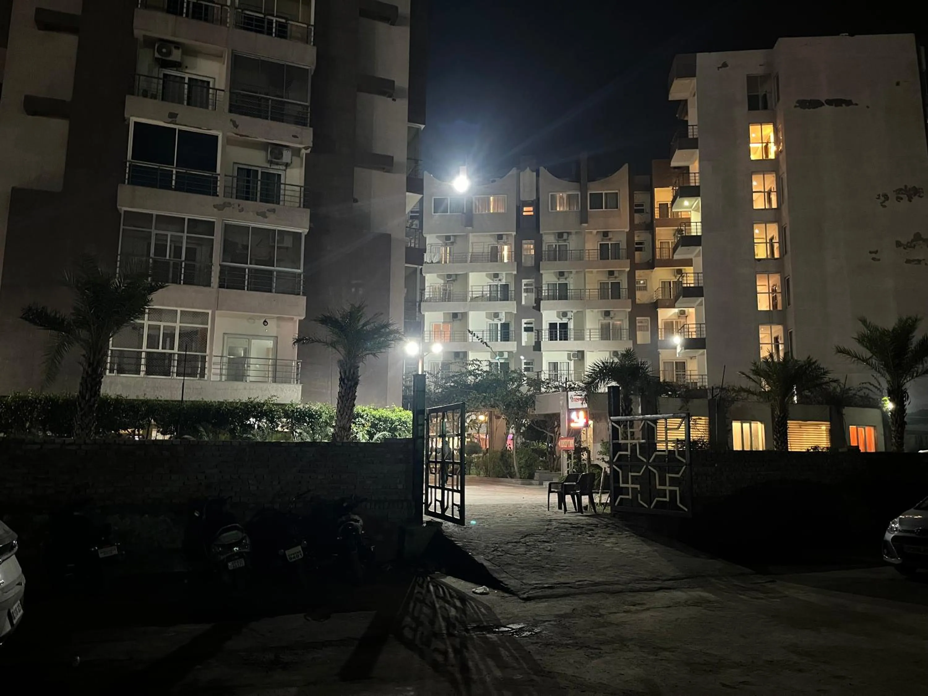 Hotel Shri Radha Nikunj - Opposite Prem Mandir