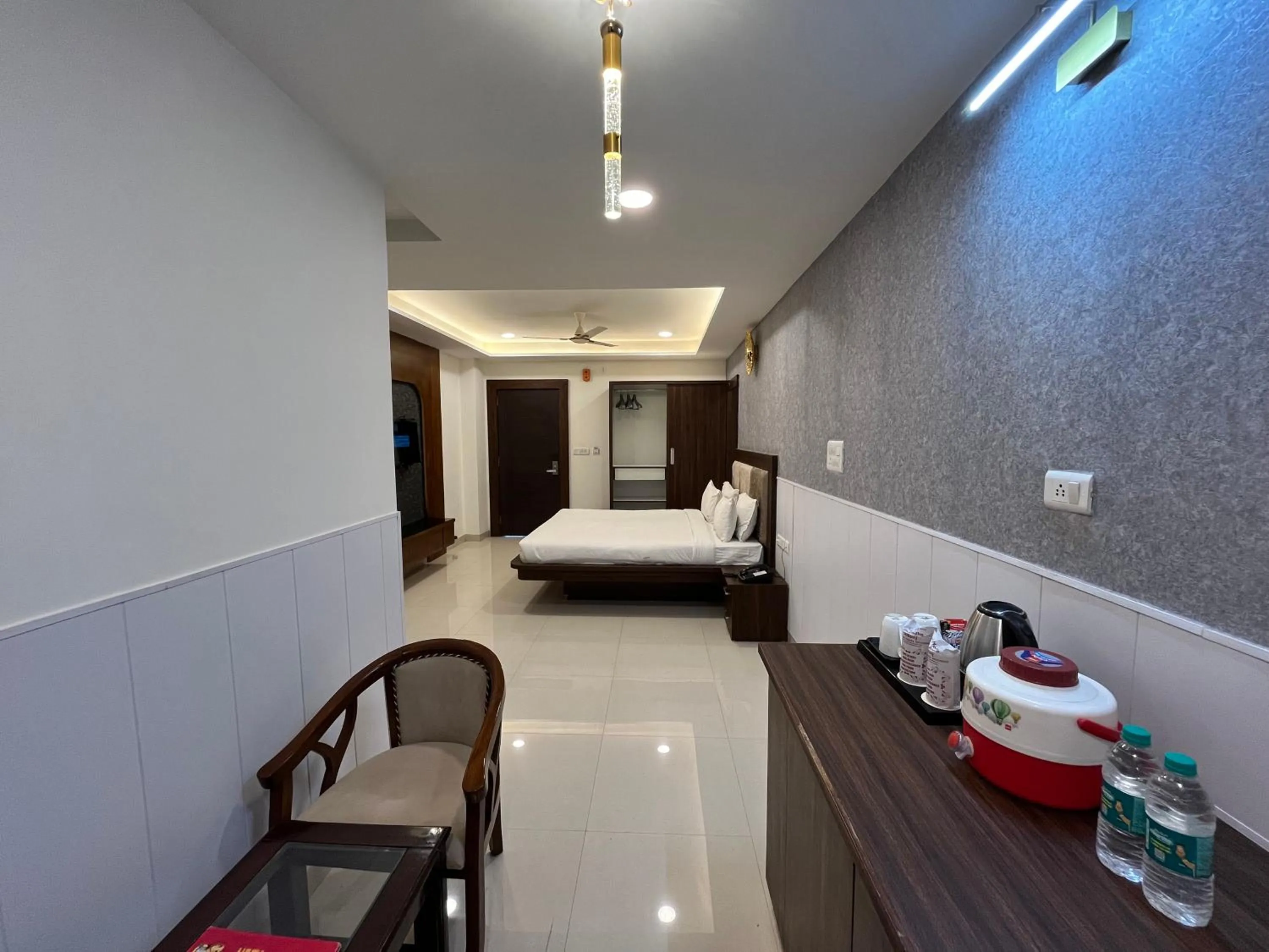 Bed in Hotel Shri Radha Nikunj - Opposite Prem Mandir