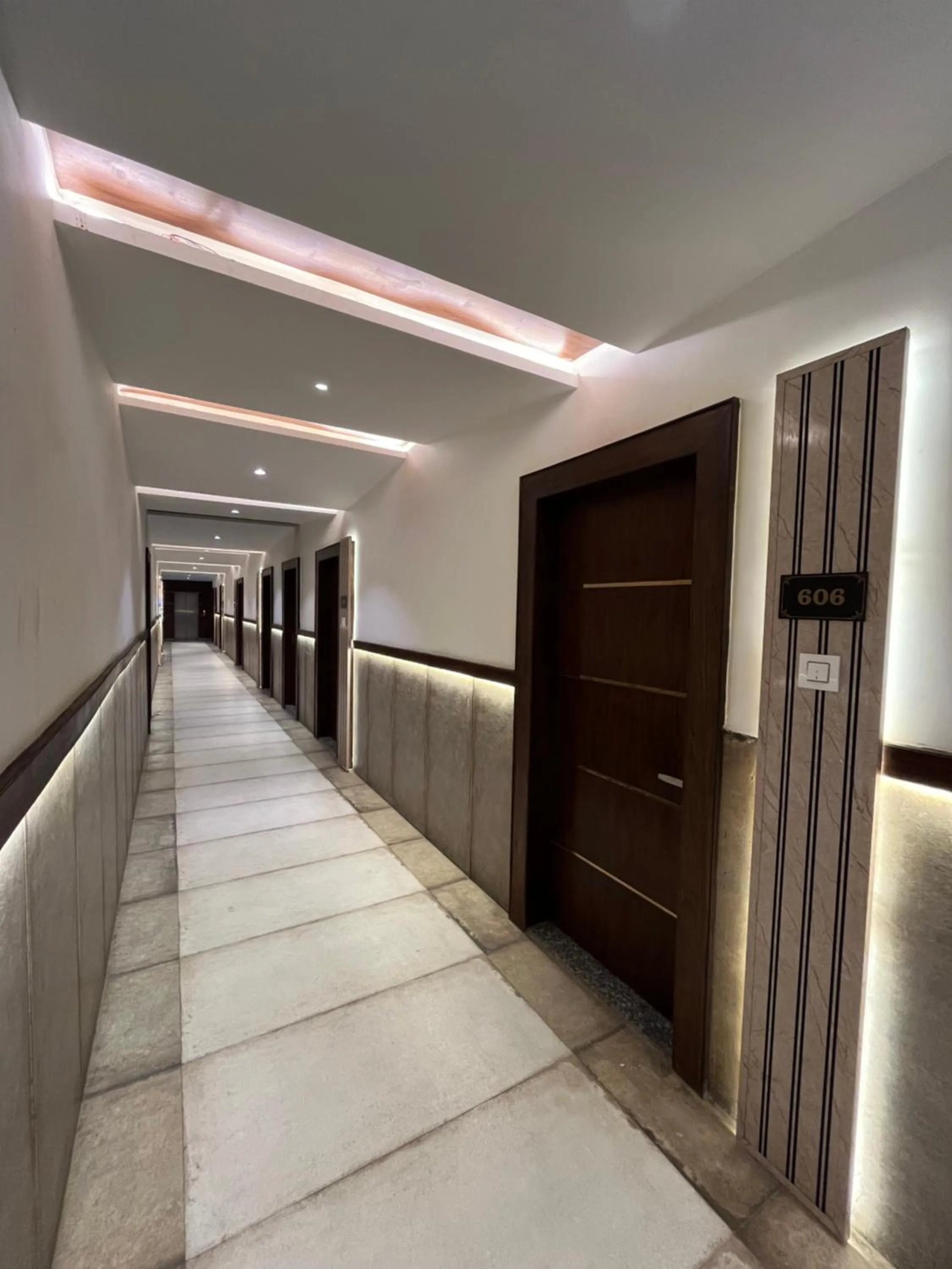 Hotel Shri Radha Nikunj - Opposite Prem Mandir