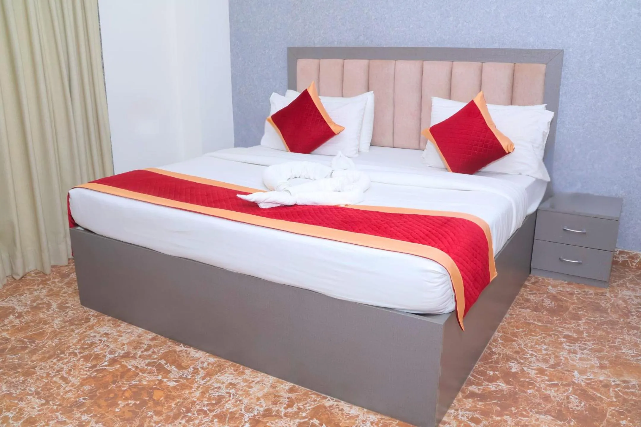 Bed in Hotel Shri Radha Nikunj - Opposite Prem Mandir