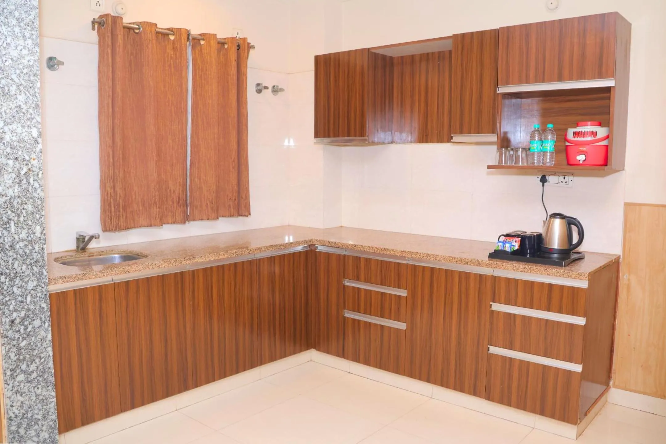 Hotel Shri Radha Nikunj - Opposite Prem Mandir