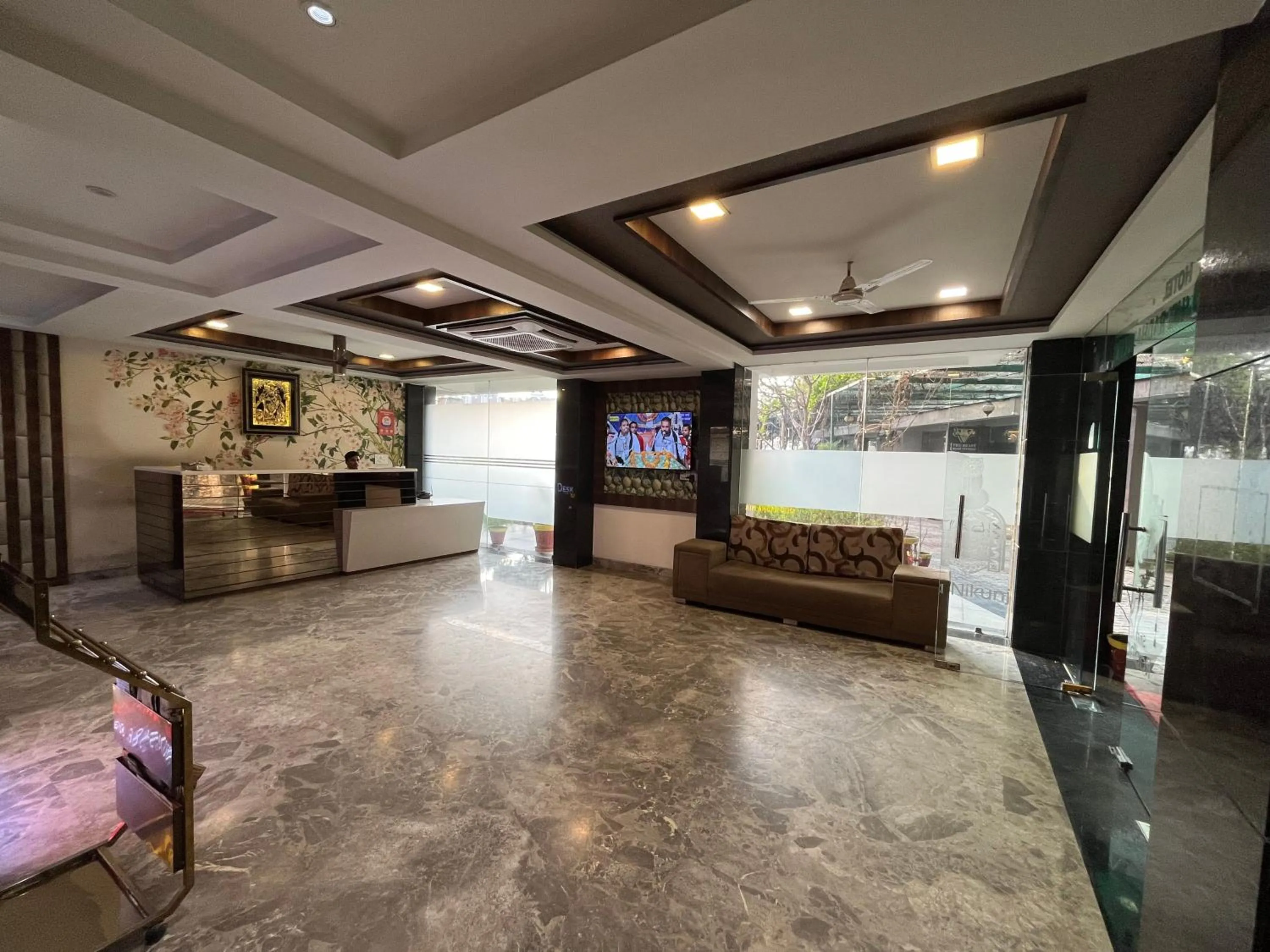 Lobby or reception in Hotel Shri Radha Nikunj - Opposite Prem Mandir