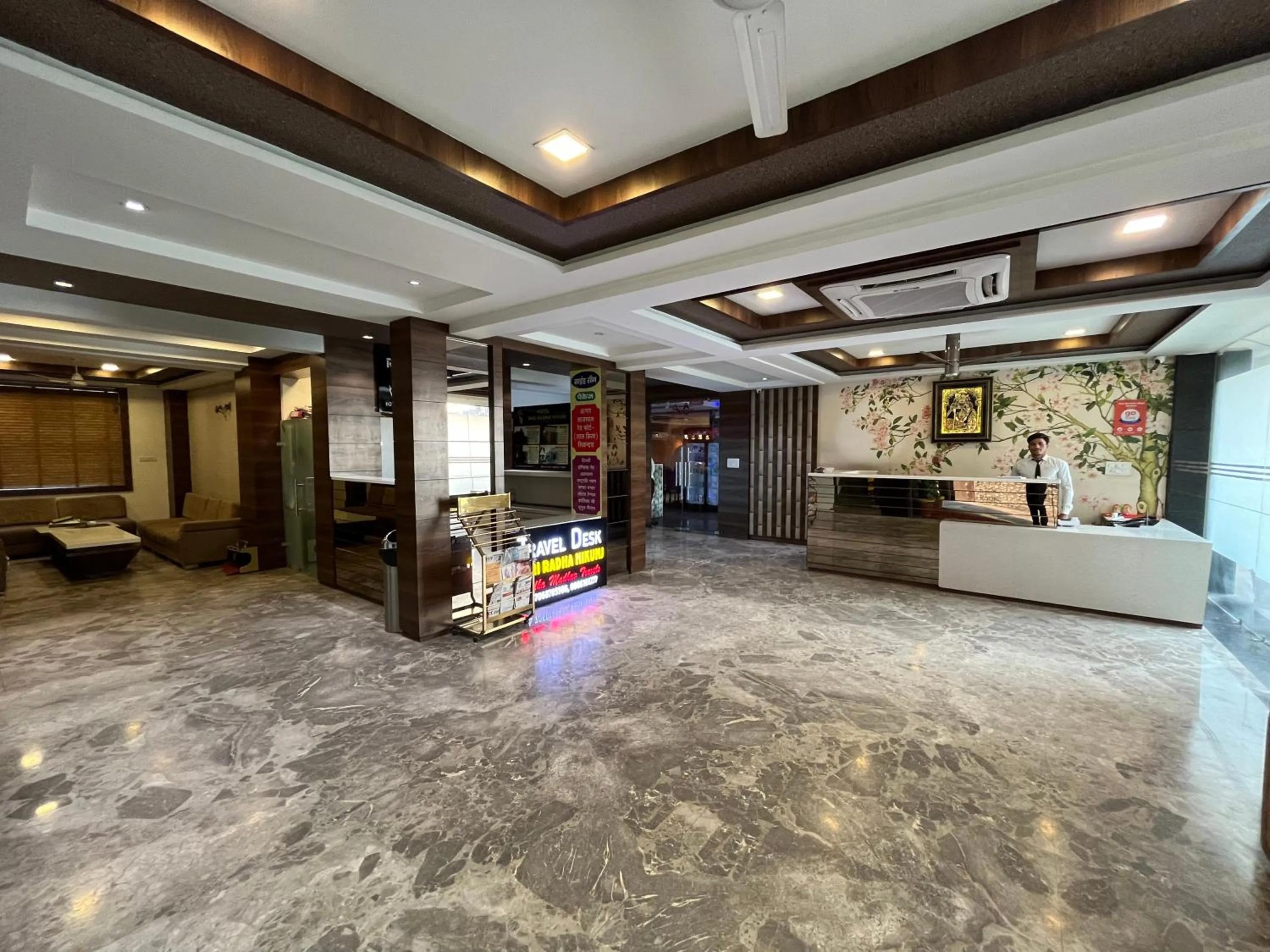 Hotel Shri Radha Nikunj - Opposite Prem Mandir