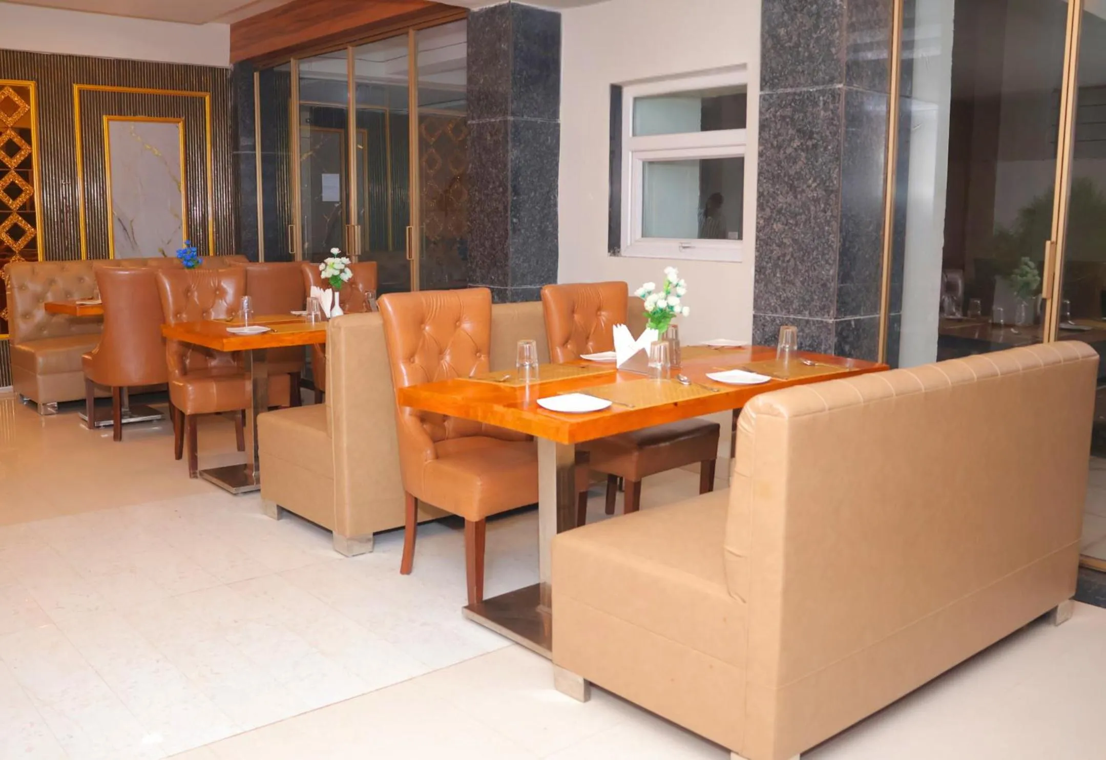 Hotel Shri Radha Nikunj - Opposite Prem Mandir