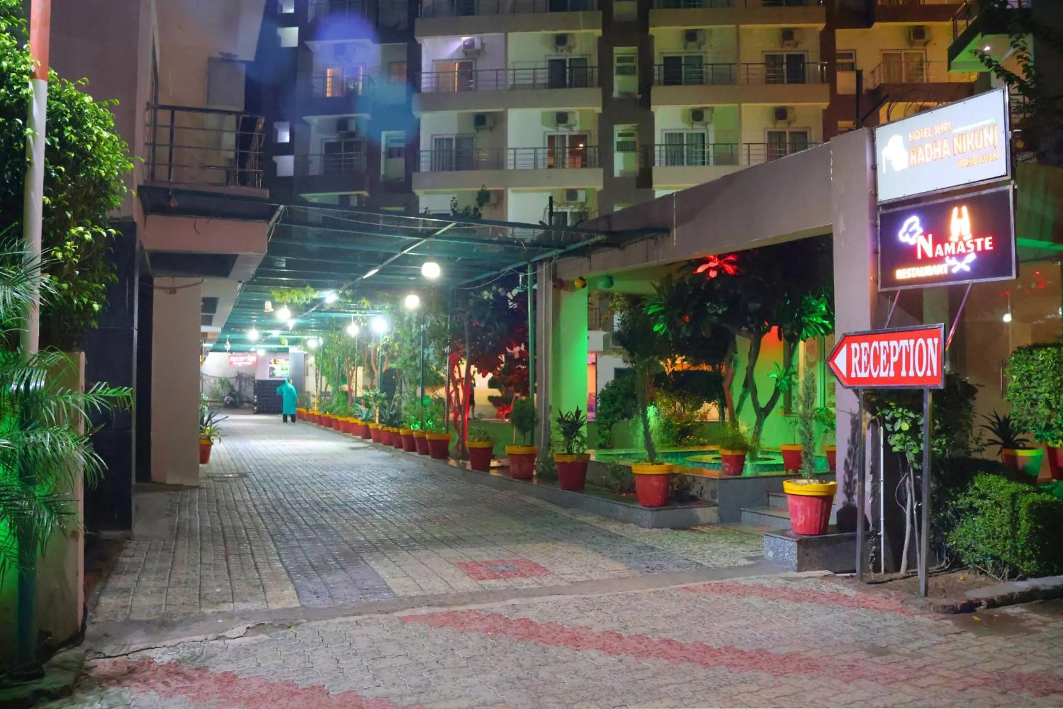 Hotel Shri Radha Nikunj - Opposite Prem Mandir