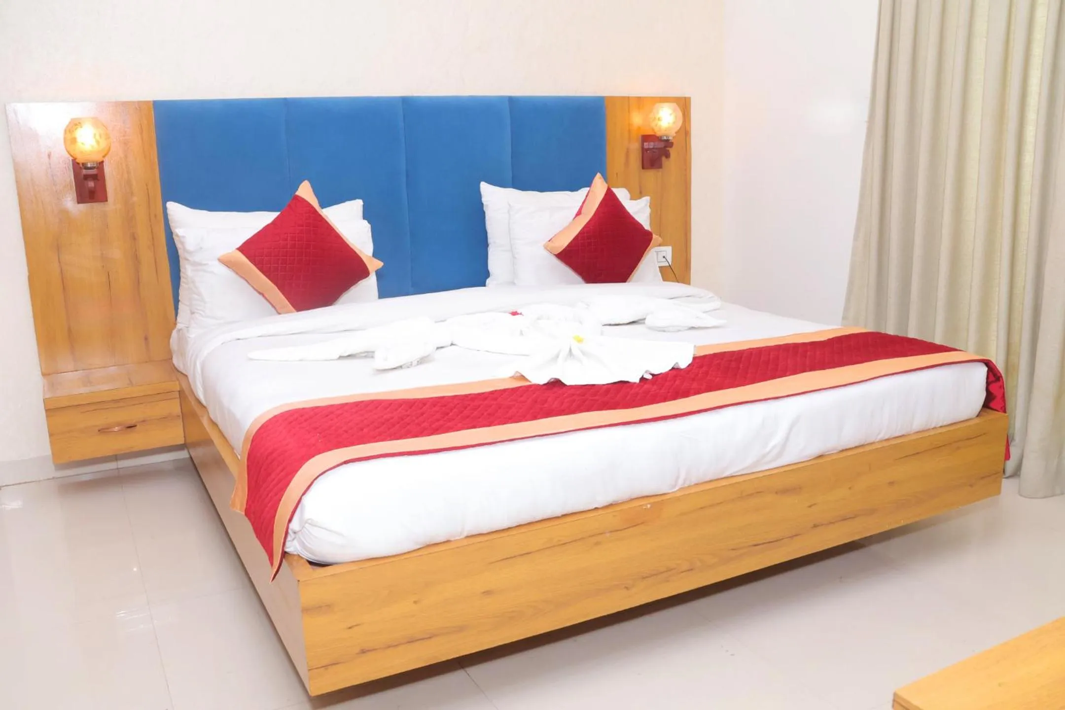 Bed in Hotel Shri Radha Nikunj - Opposite Prem Mandir