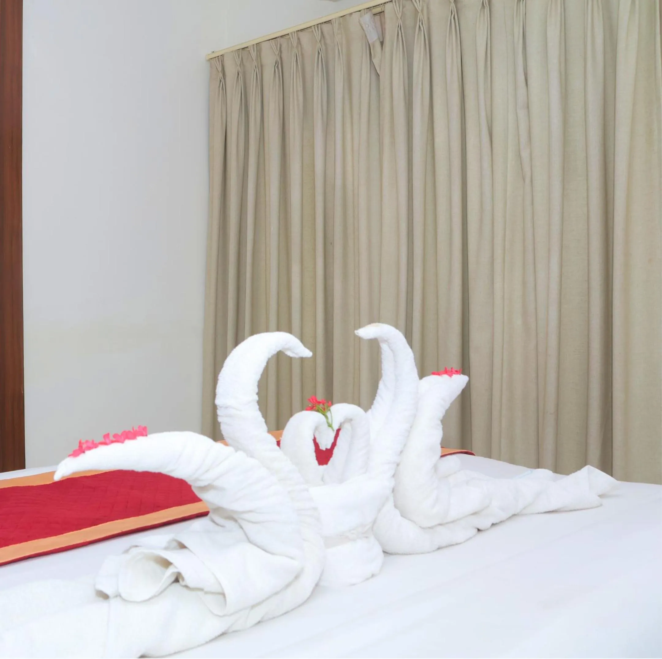 Bed in Hotel Shri Radha Nikunj - Opposite Prem Mandir