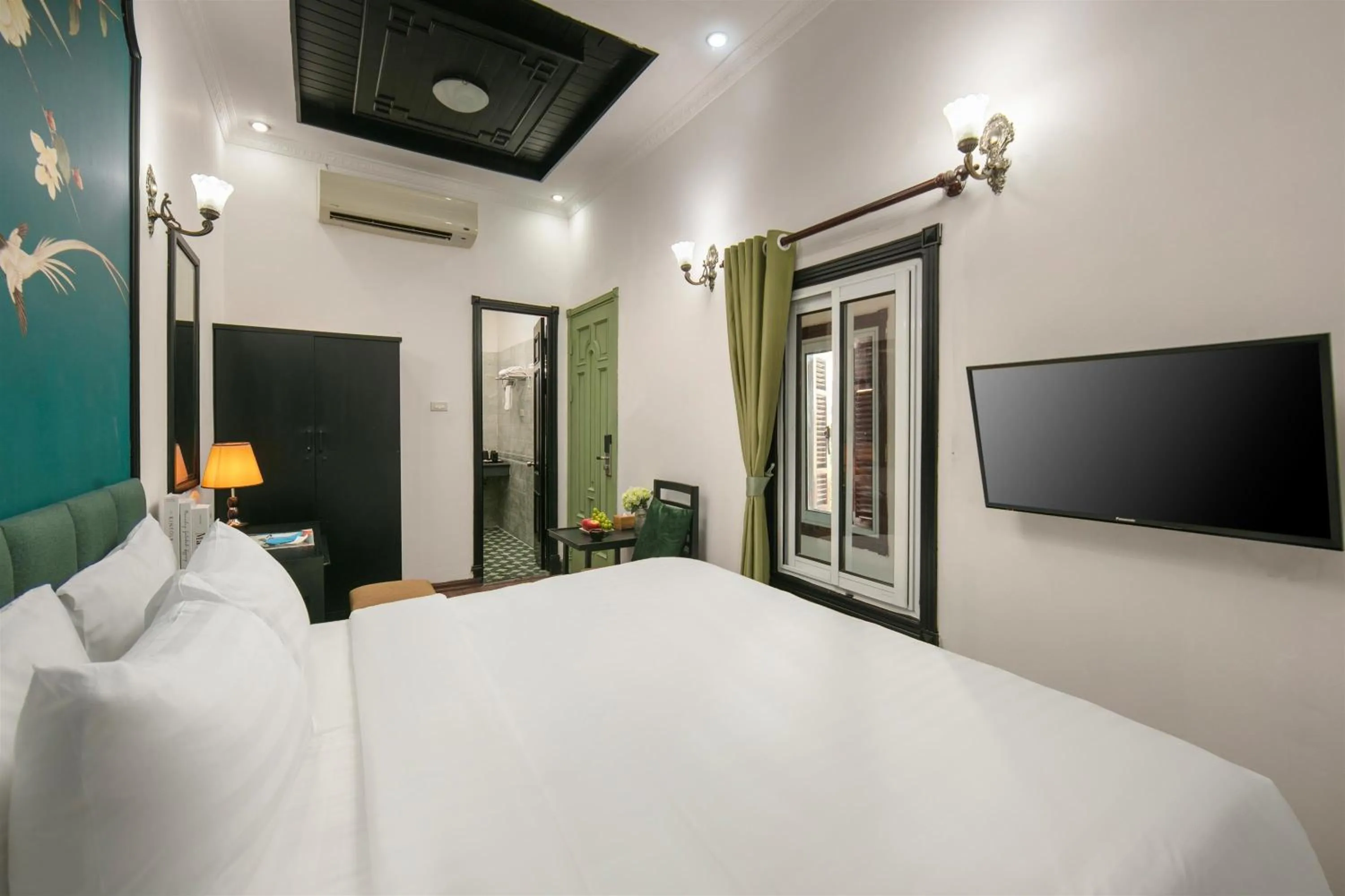 TV and multimedia, Bed in Old Quarter Charm Hotel