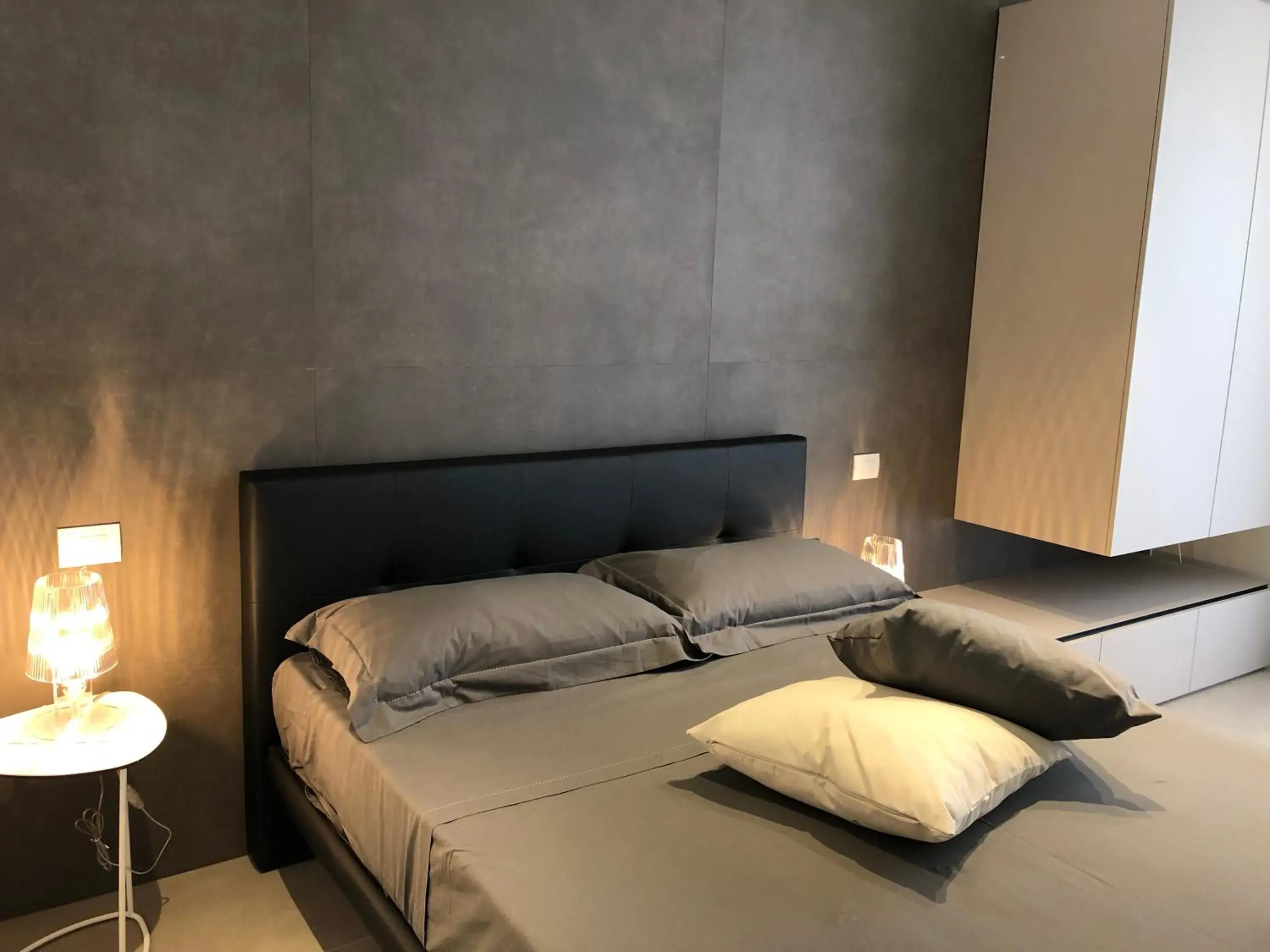 Deluxe Double Room - single occupancy in golden suites 50 Deluxe Double Room - single occupancy in golden suites 50