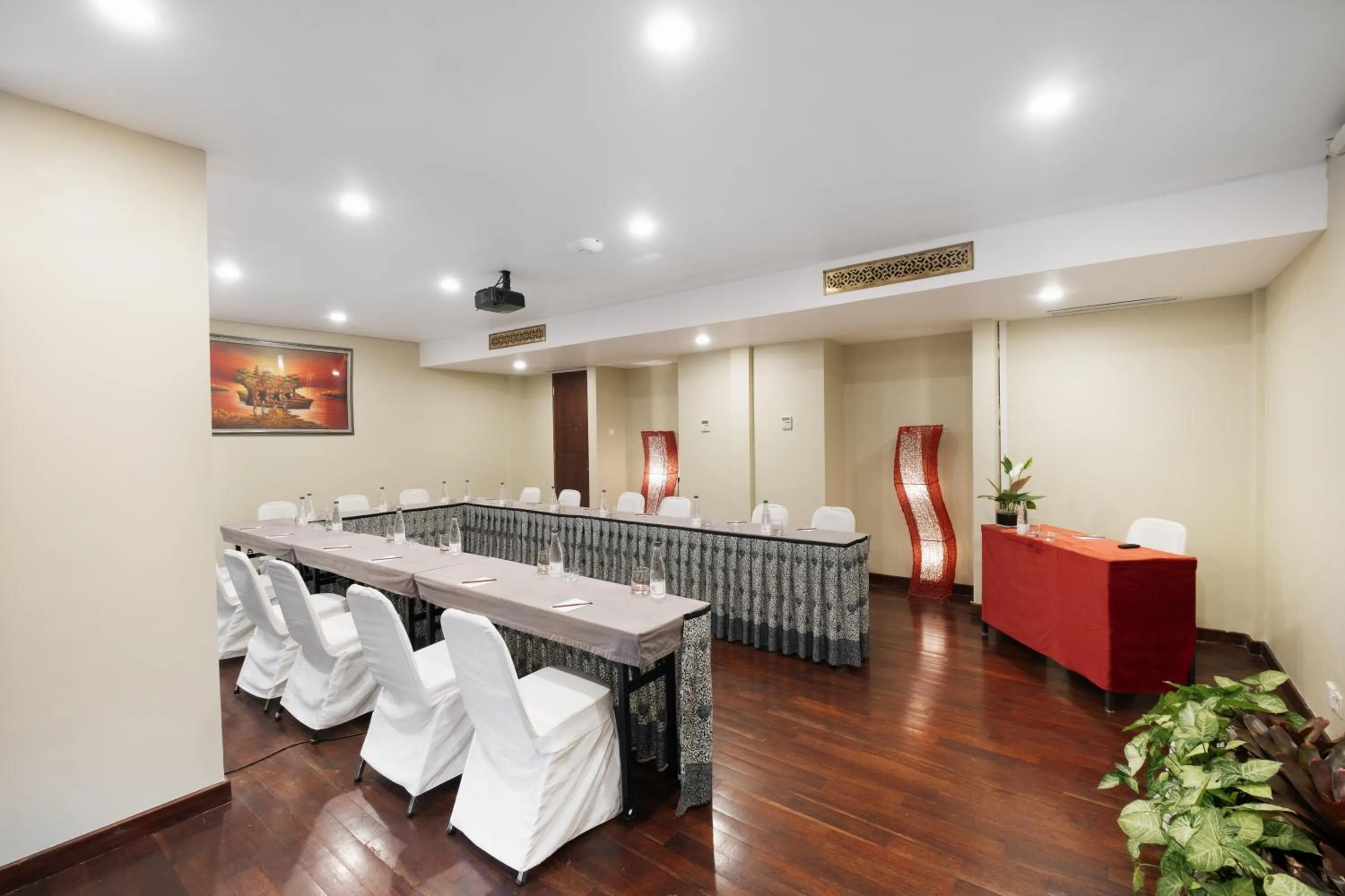 Meeting/conference room in House Sangkuriang